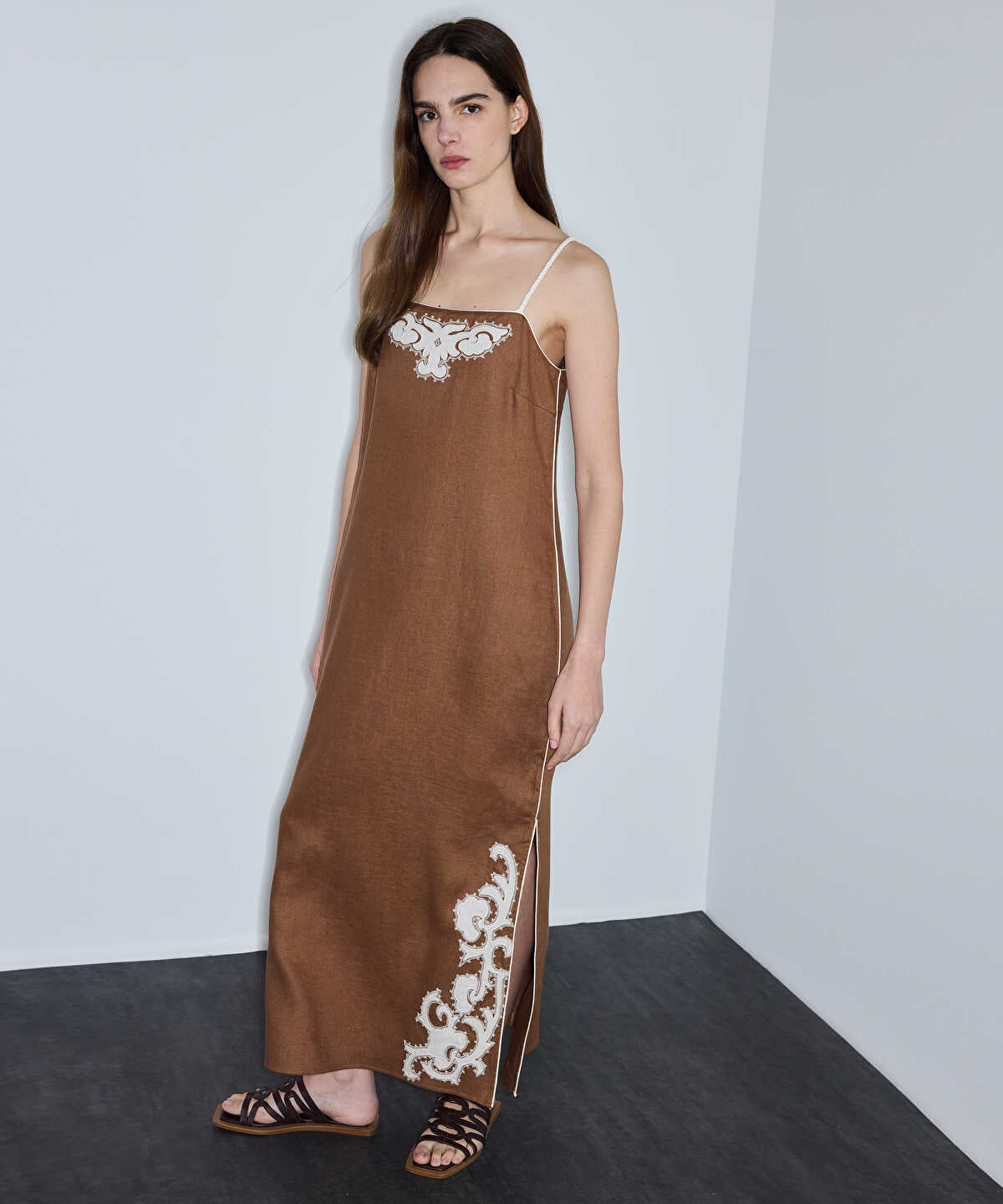 Contrast Applique Linen Dress