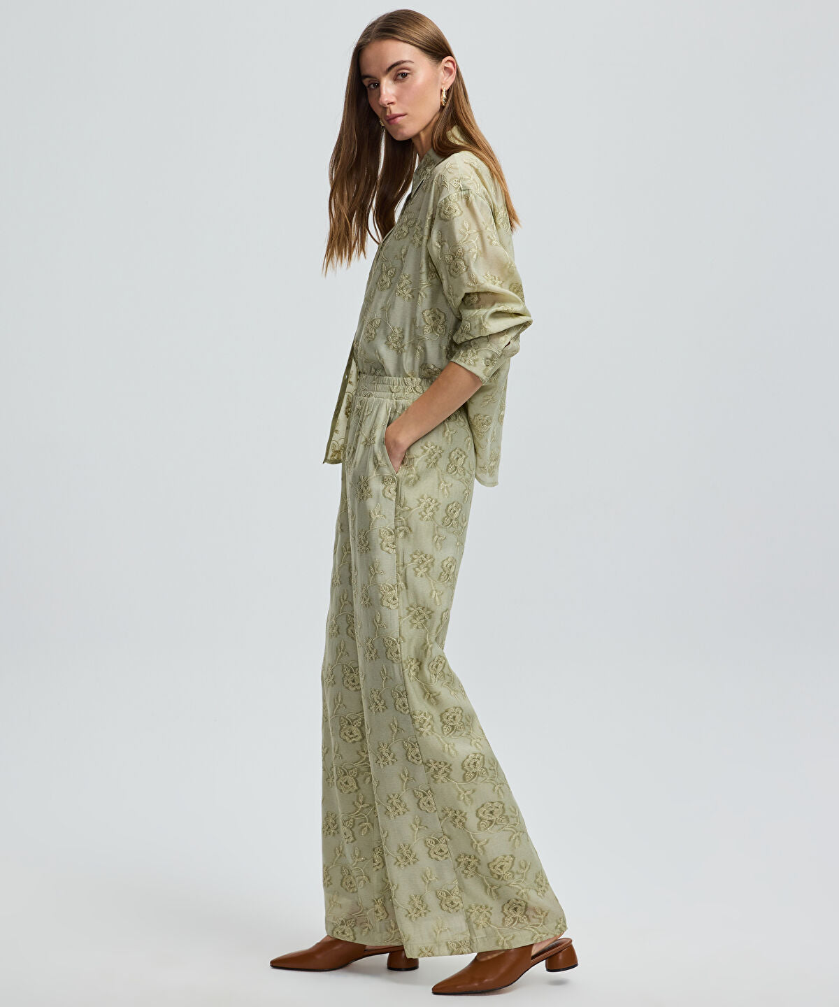 Floral Embroidered Trousers