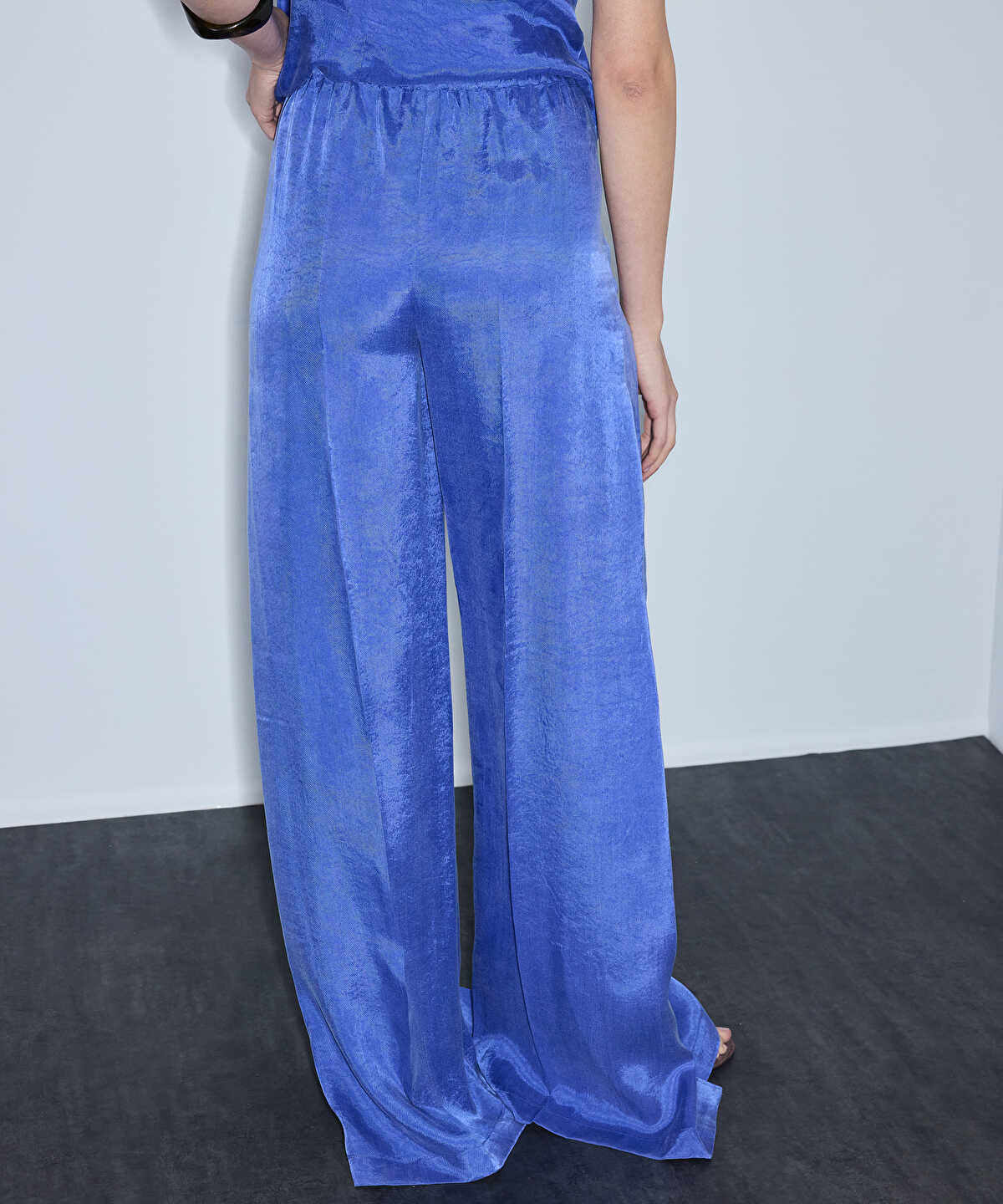 Side-Slit Wide-Leg Trousers