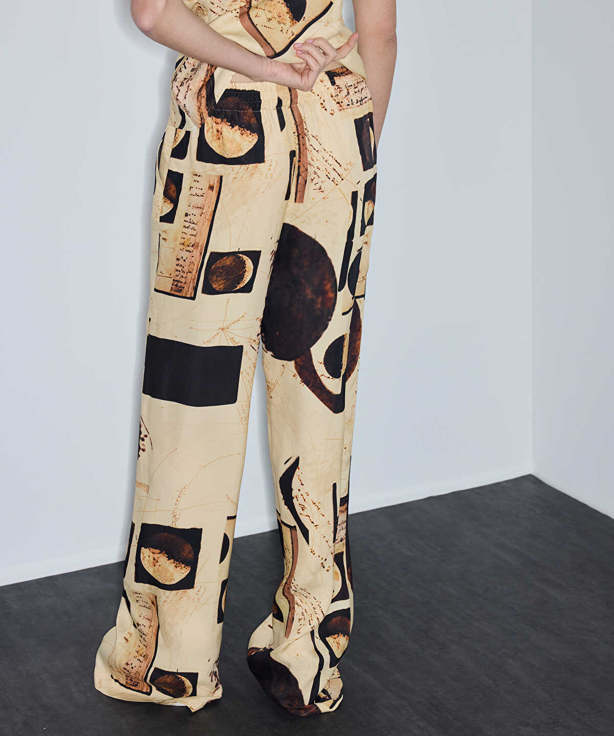 Printed Wide-Leg Trousers