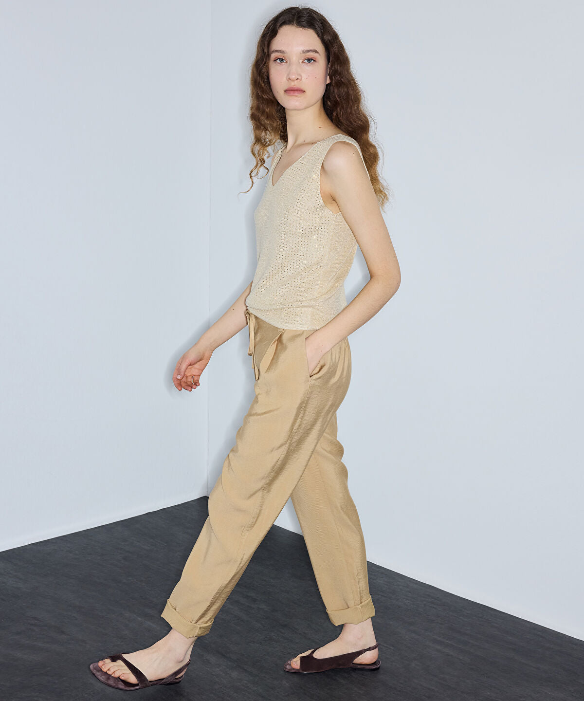Tie-Waist Carrot Fit Trousers