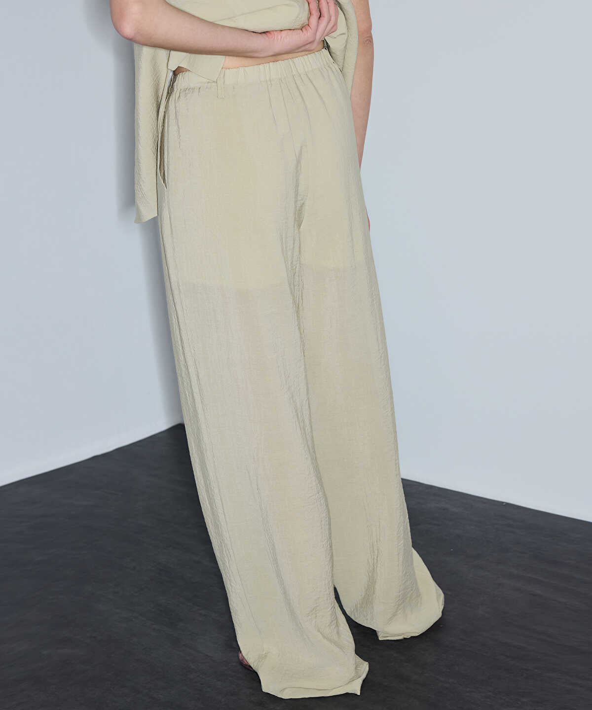 Belted Crinkle-Effect Trousers
