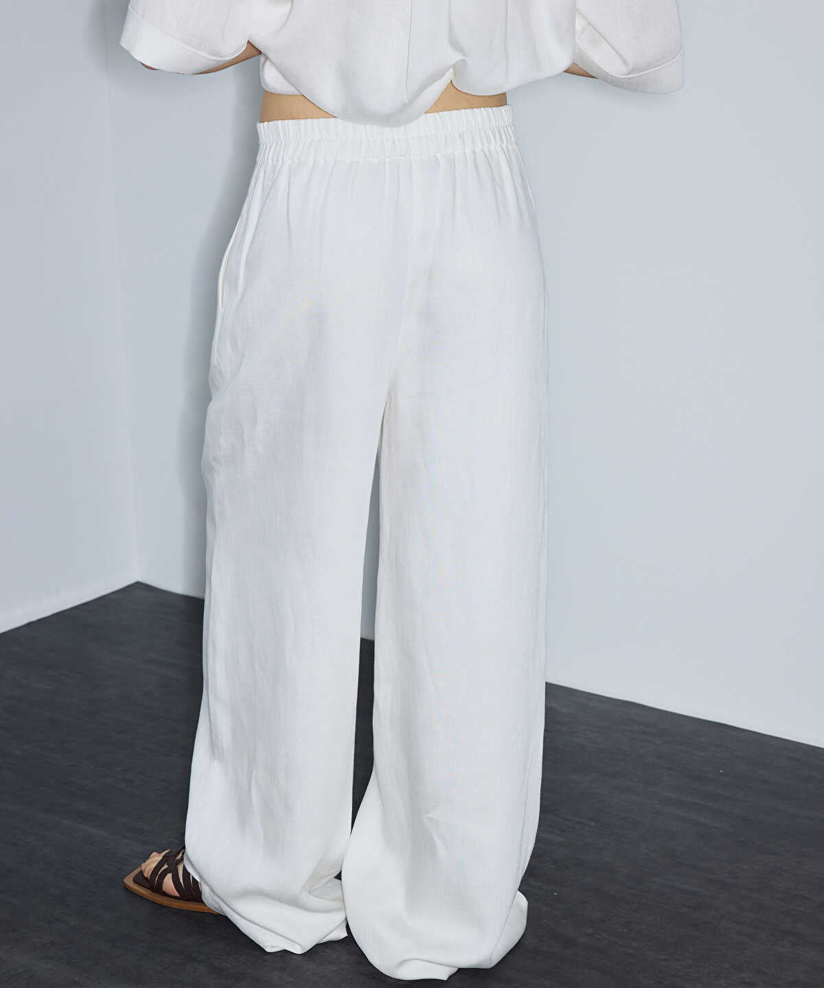 Linen-Blend Wide-Leg Trousers