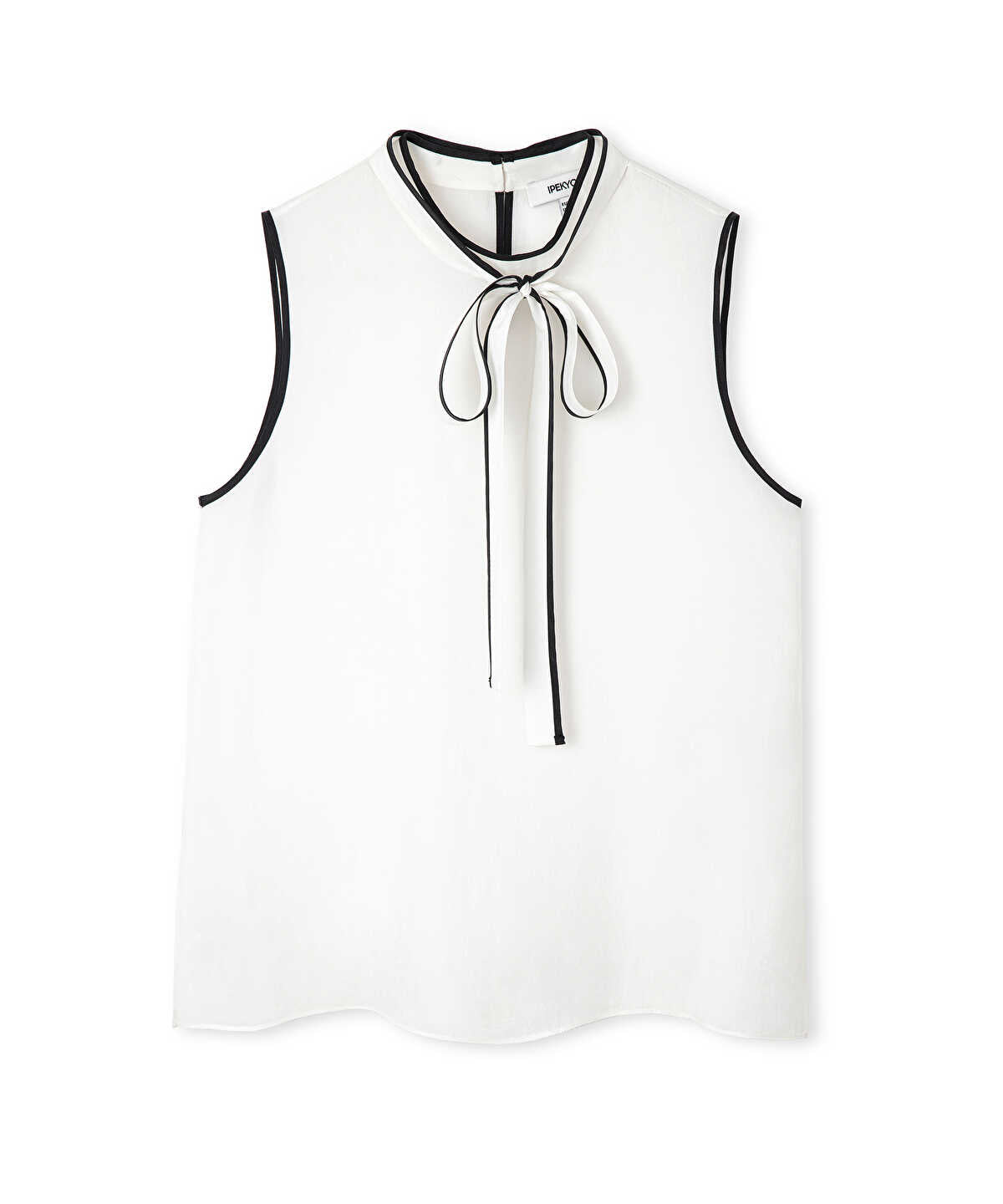Contrast-Piping Blouse