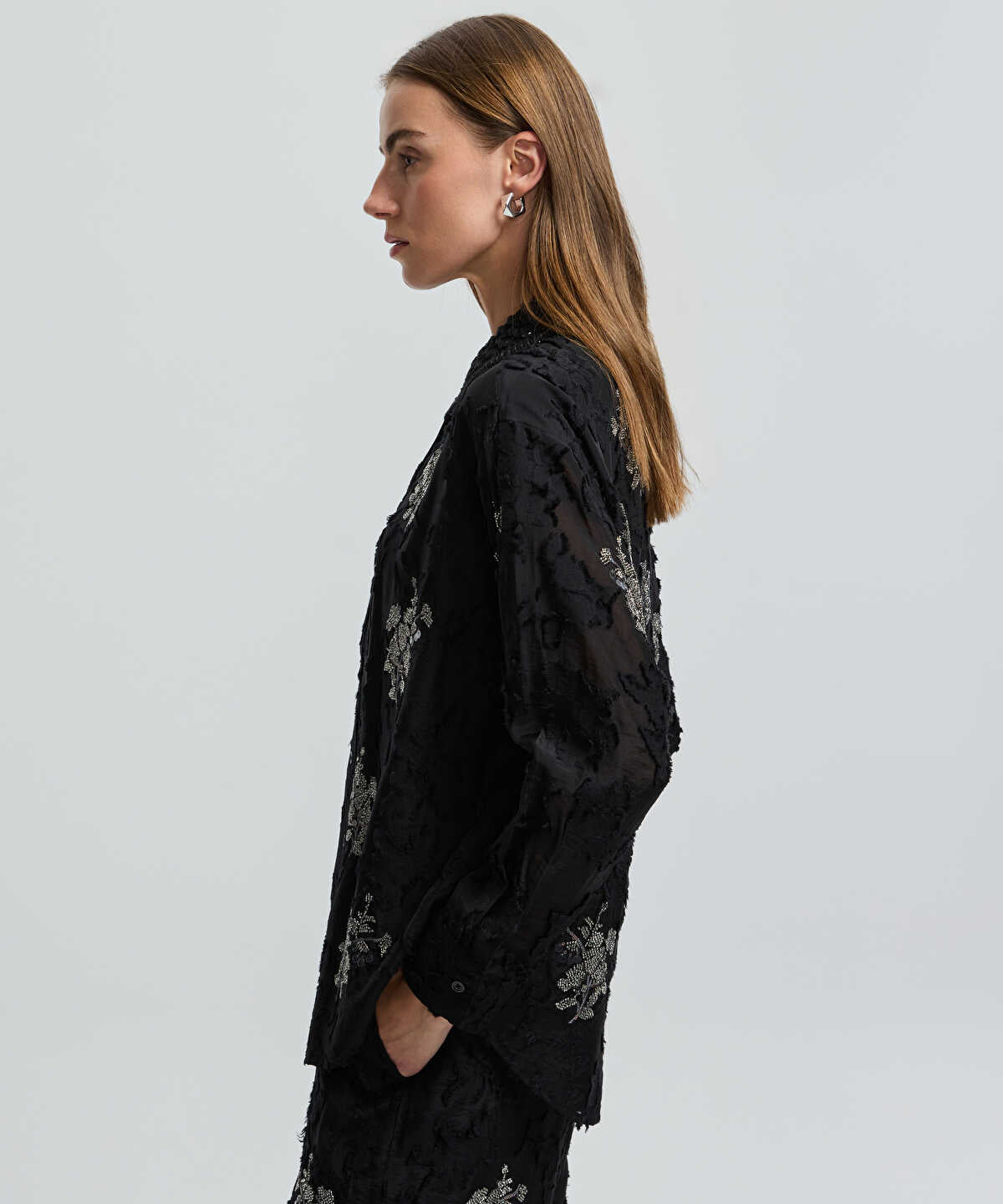 Embellished Knit Collar Shirt