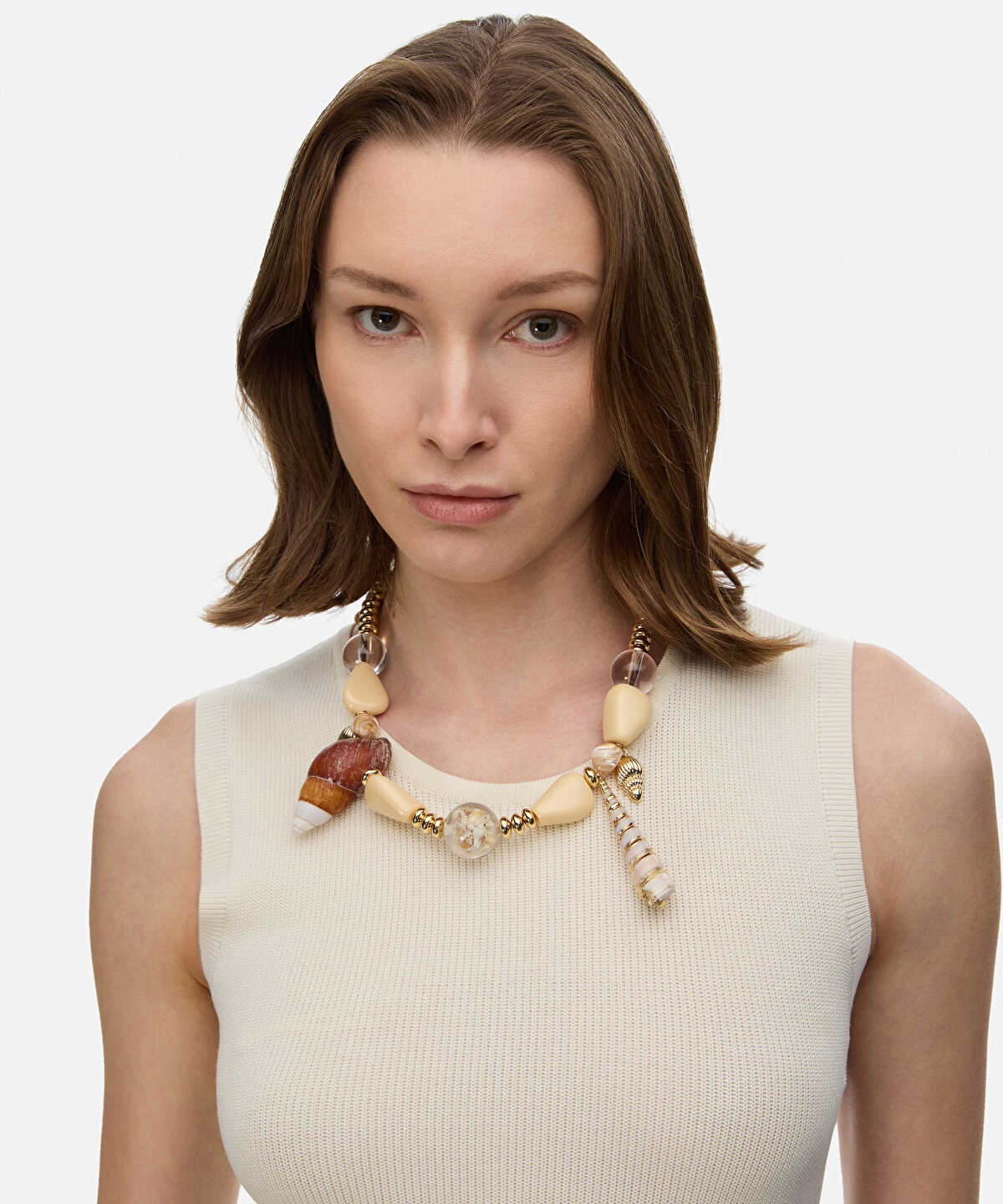 Shell and Resin Necklace
