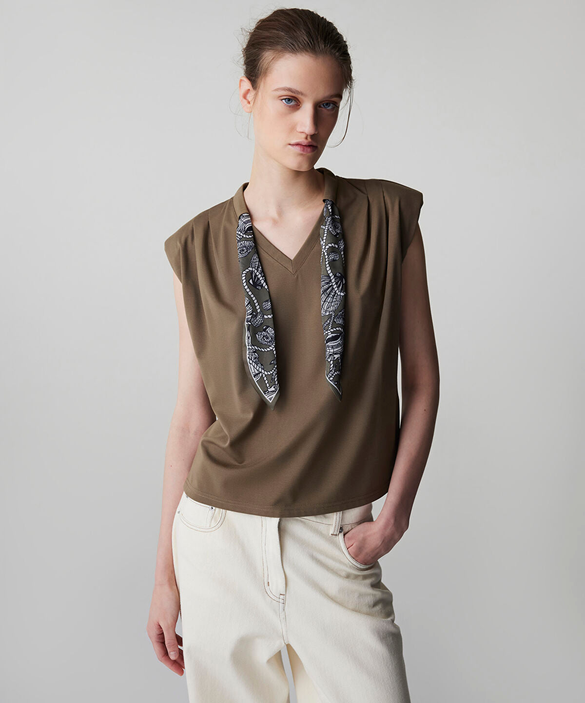 T-Shirt with Printed Scarf