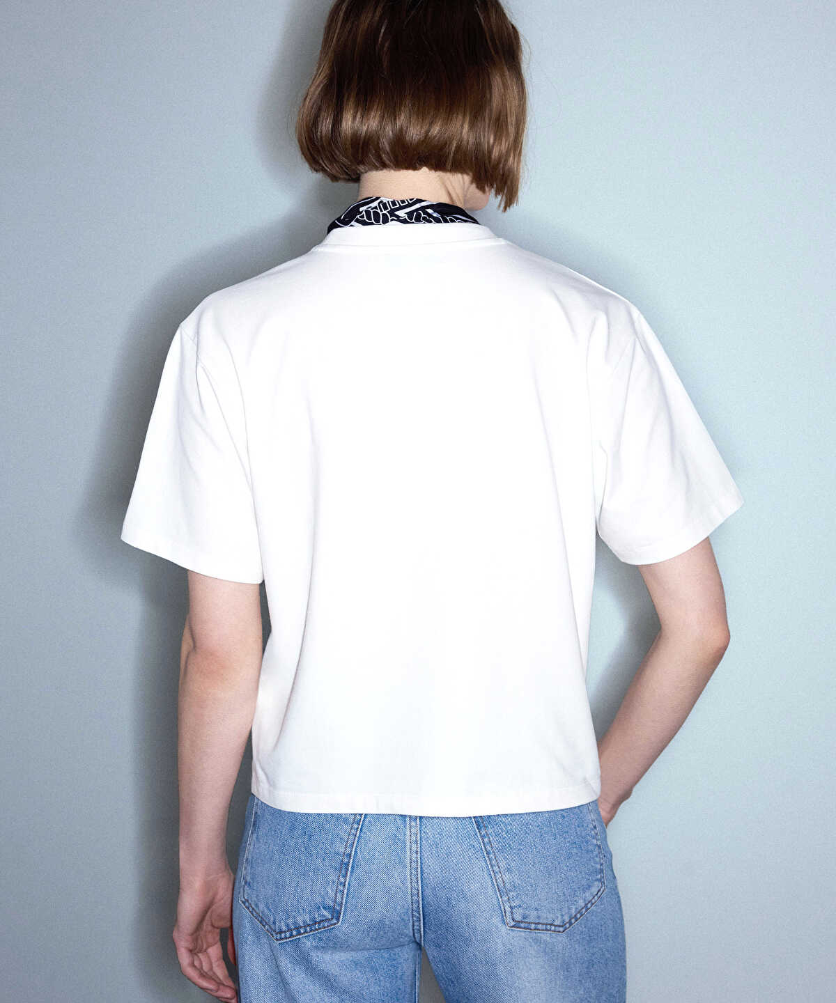 T-Shirt with Detachable Scarf