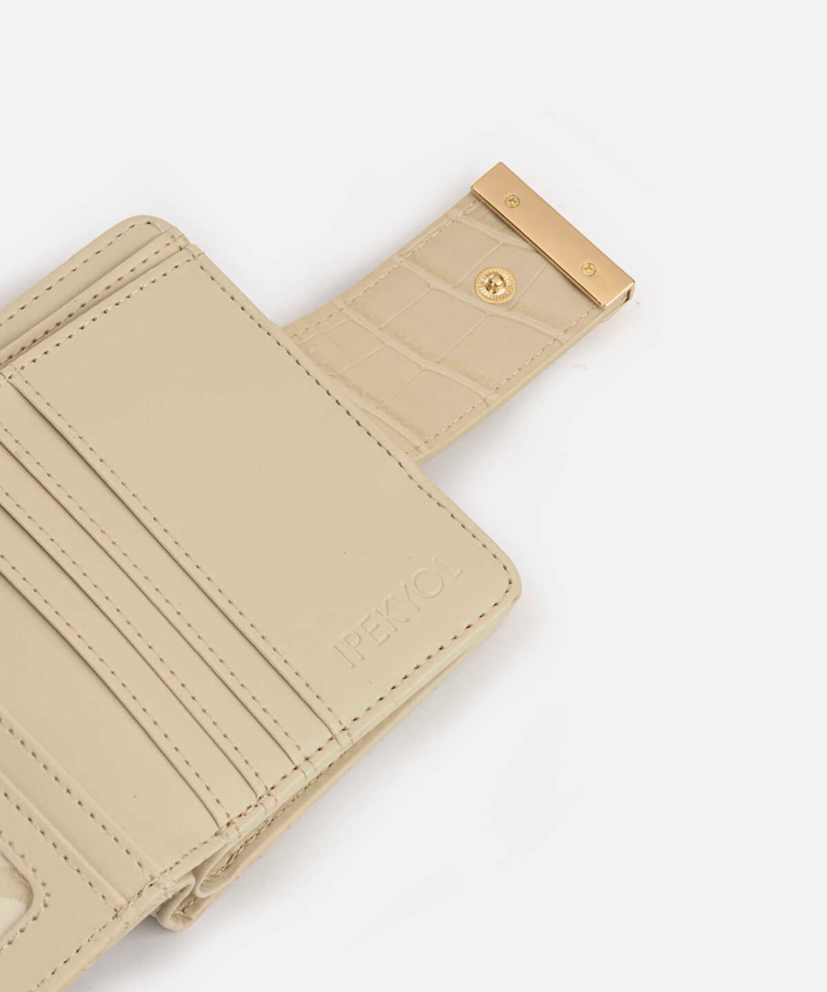Croc-Effect Wallet
