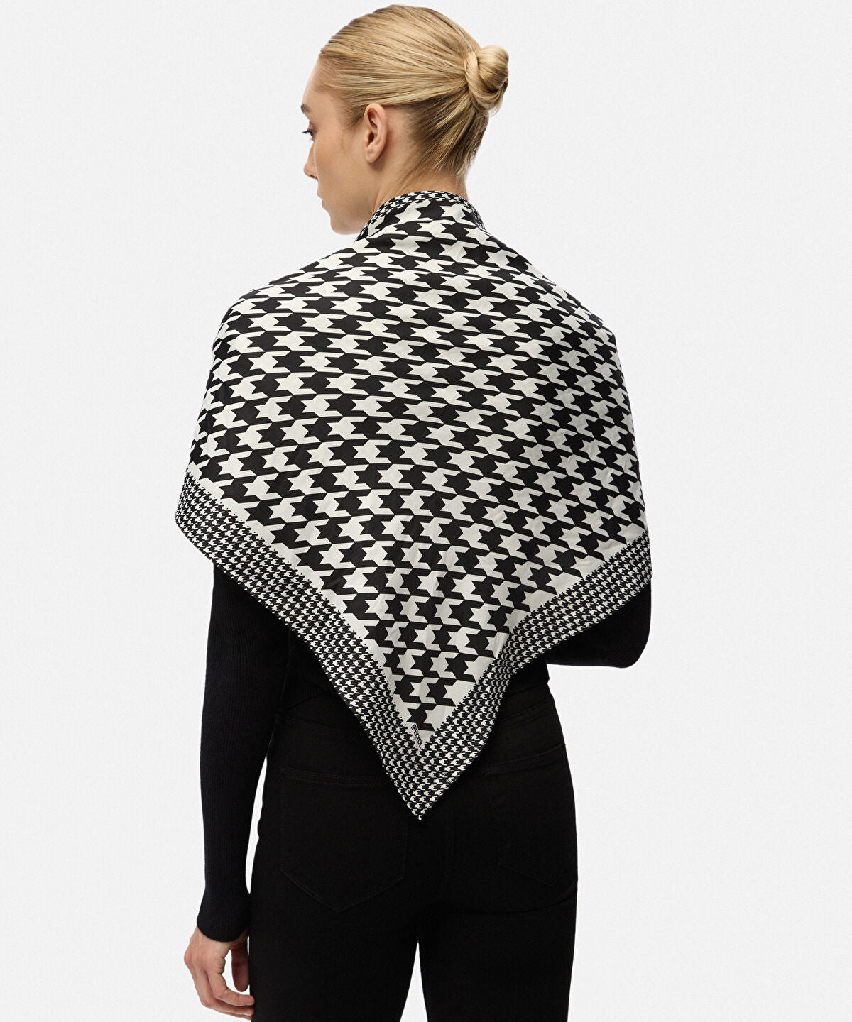 Houndstooth Print Shawl