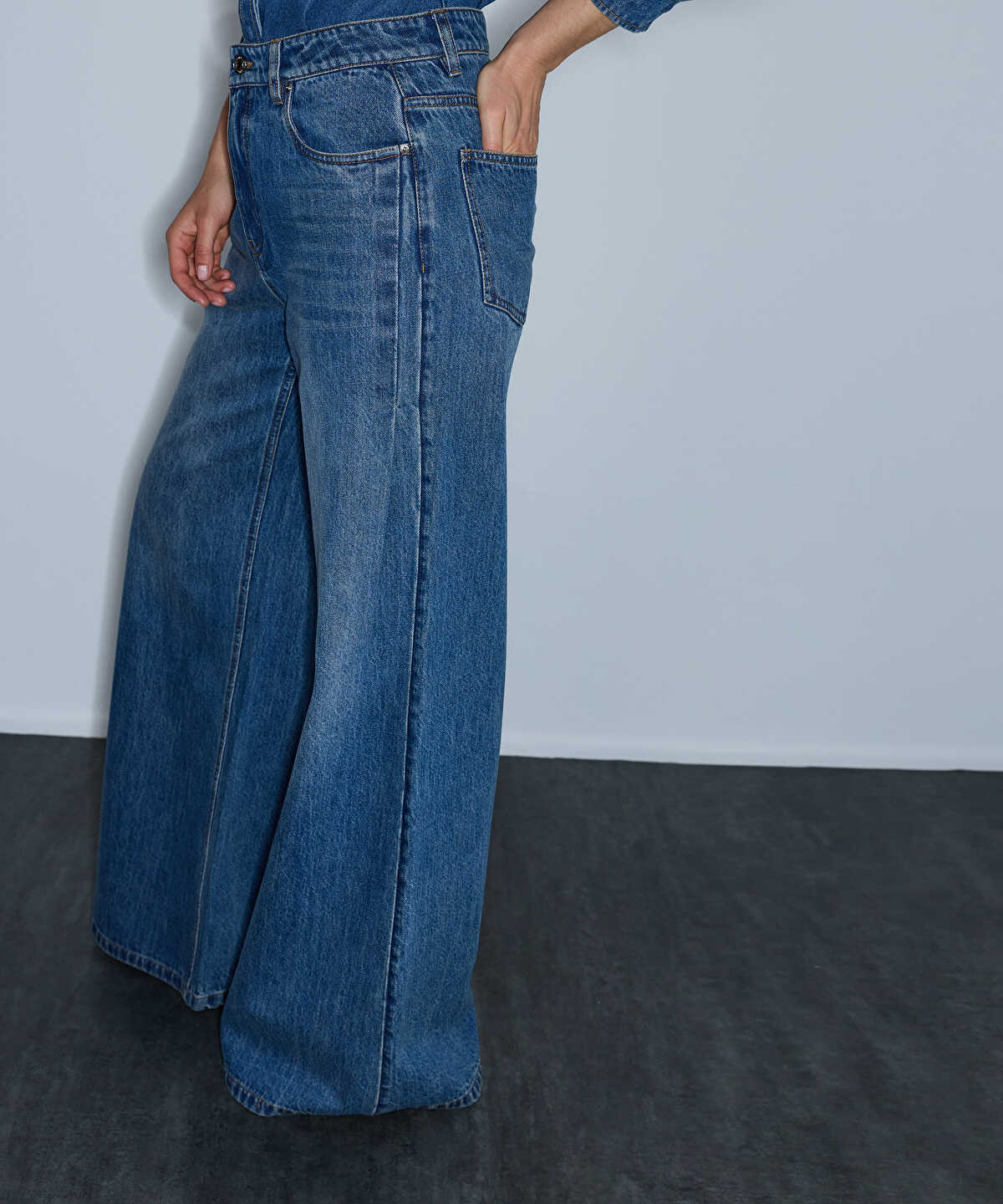 Detachable Satin Belted Jeans