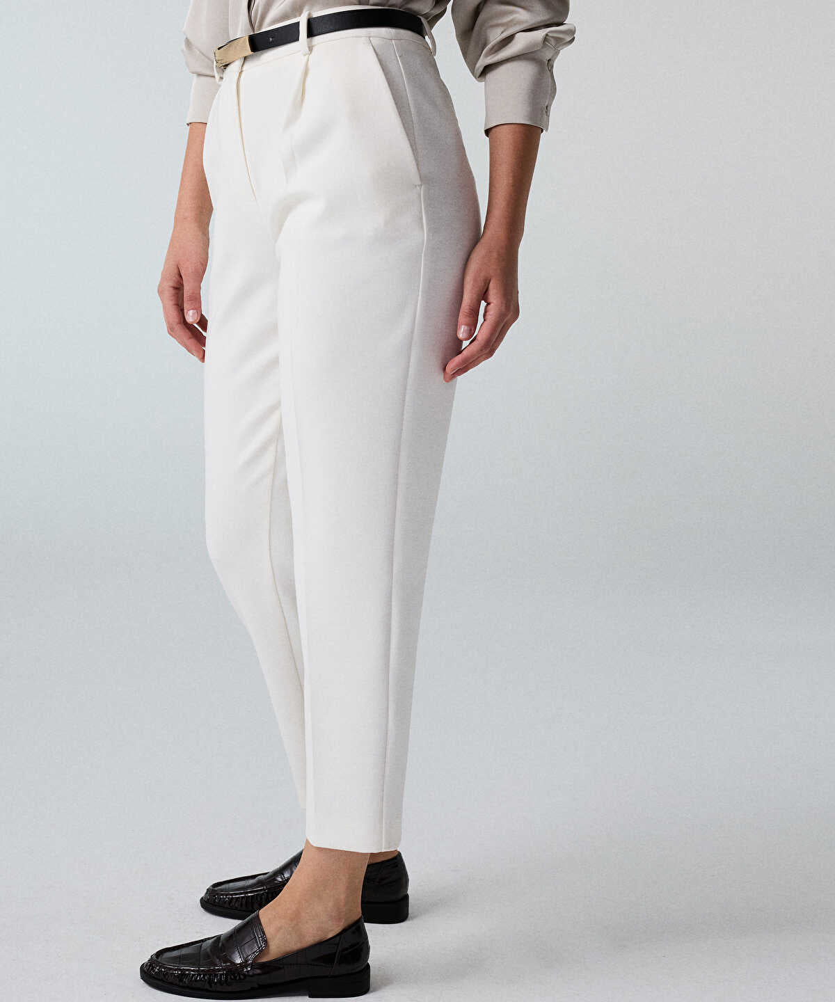 Pleat-Front Carrot Trousers