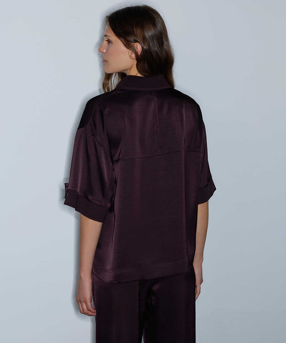 Ribbed-Trim Shiny Blouse
