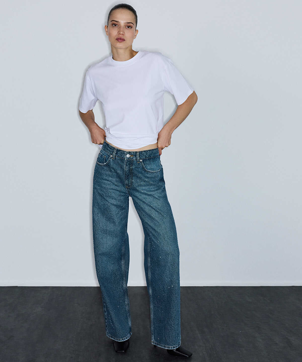 Wide-Leg Jeans with Rhinestones