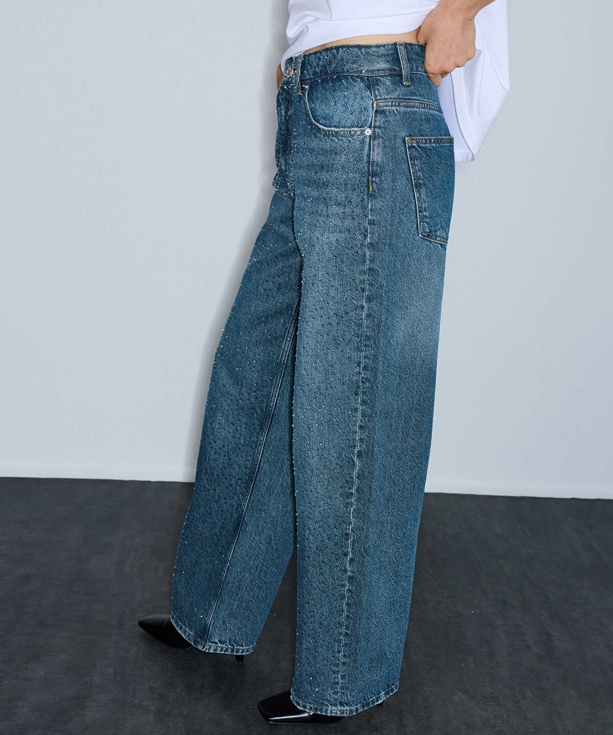 Wide-Leg Jeans with Rhinestones