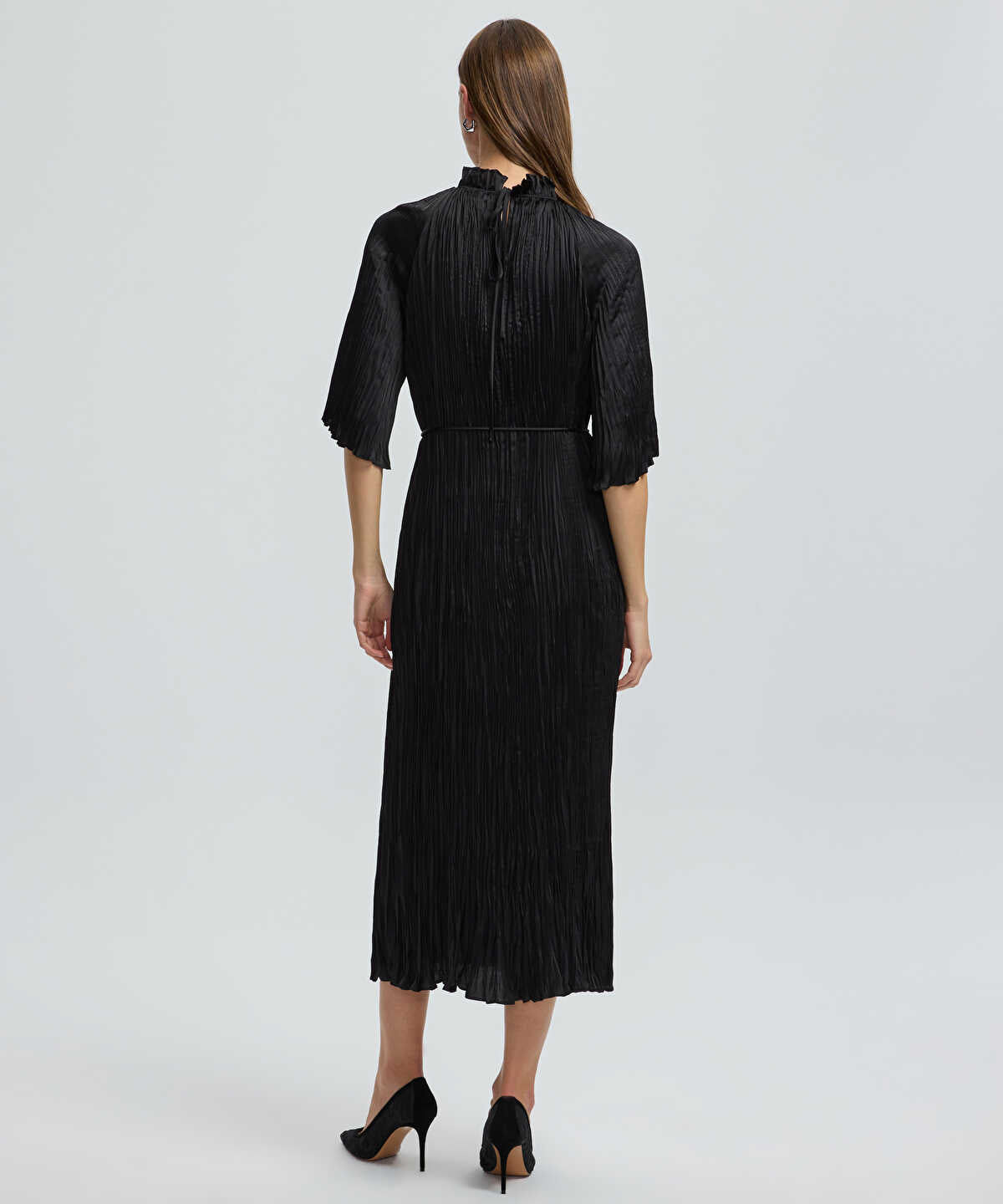 Zoomed Crinkle-Effect Embellished Dress