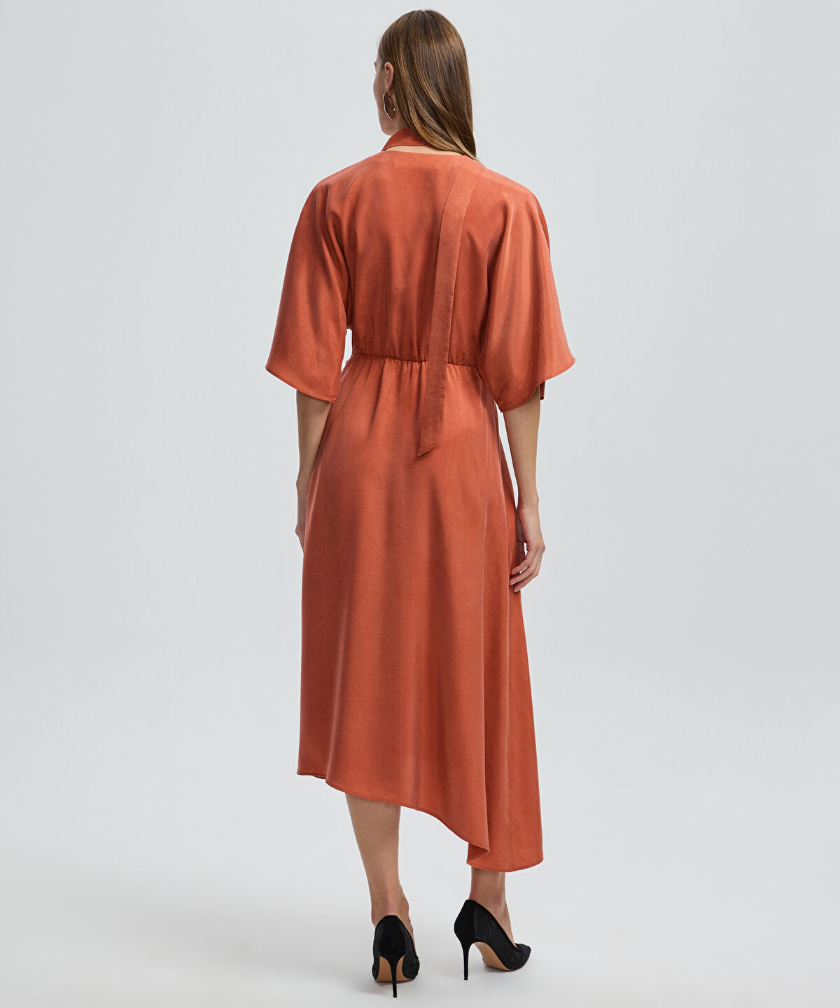 Zoomed Midi Dress with Embellished Scarf 