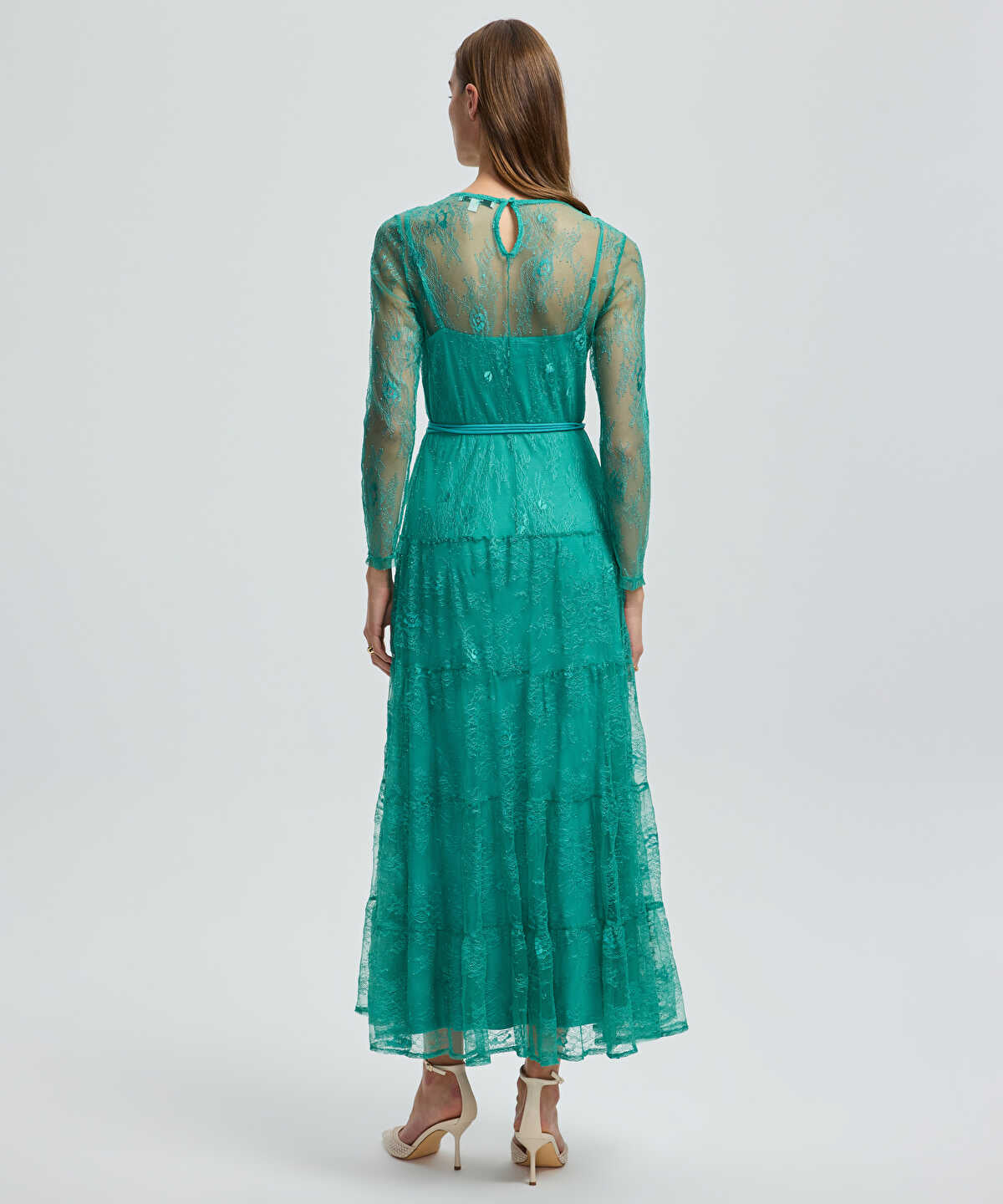 Zoomed Lace Dress with Tiered Skirt