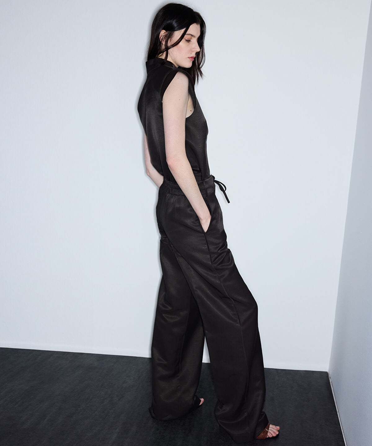 Zoomed Tie Waist Trousers