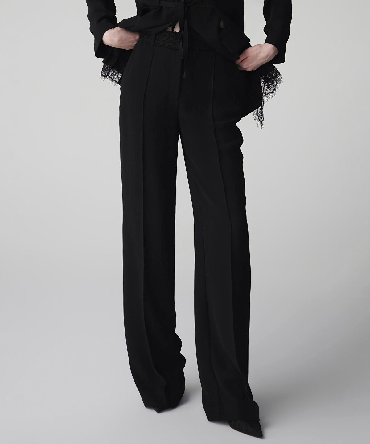 Zoomed Lace Applique Trousers