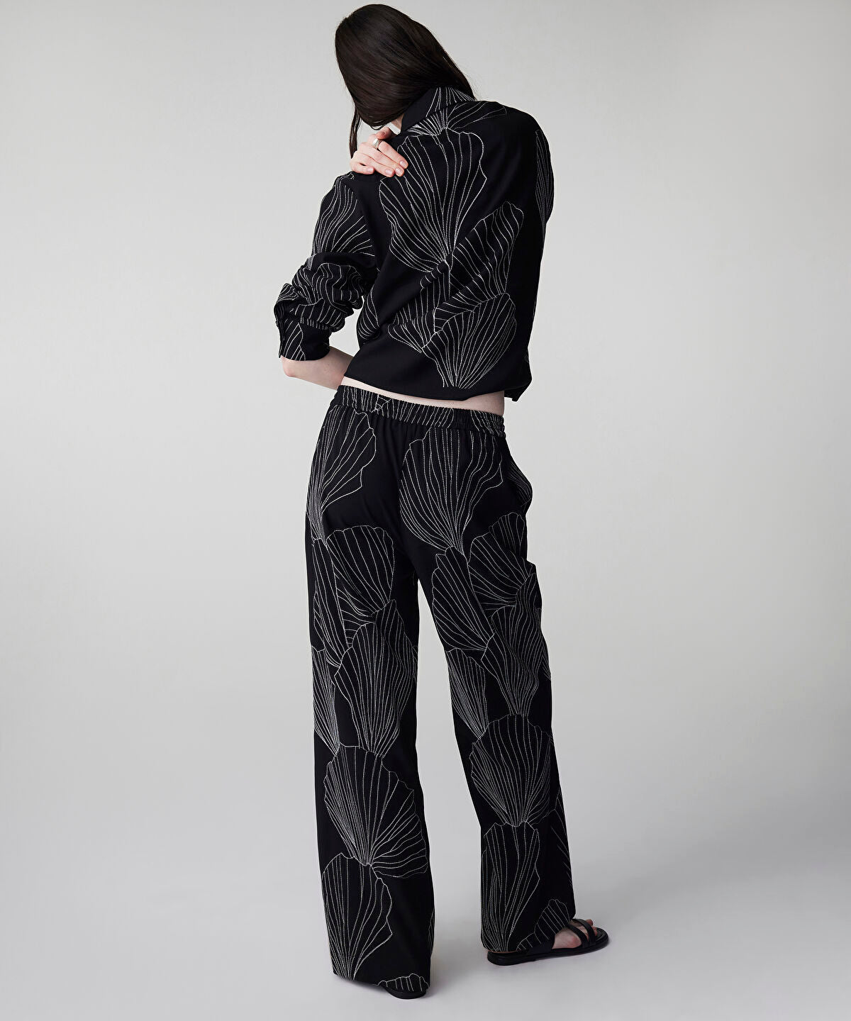 Zoomed Embroidered Trousers