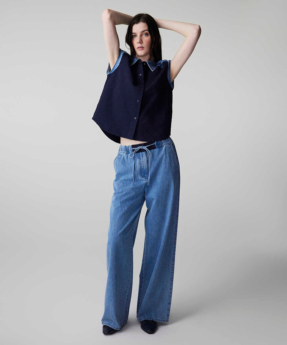 Zoomed Contrast Waistband Jeans
