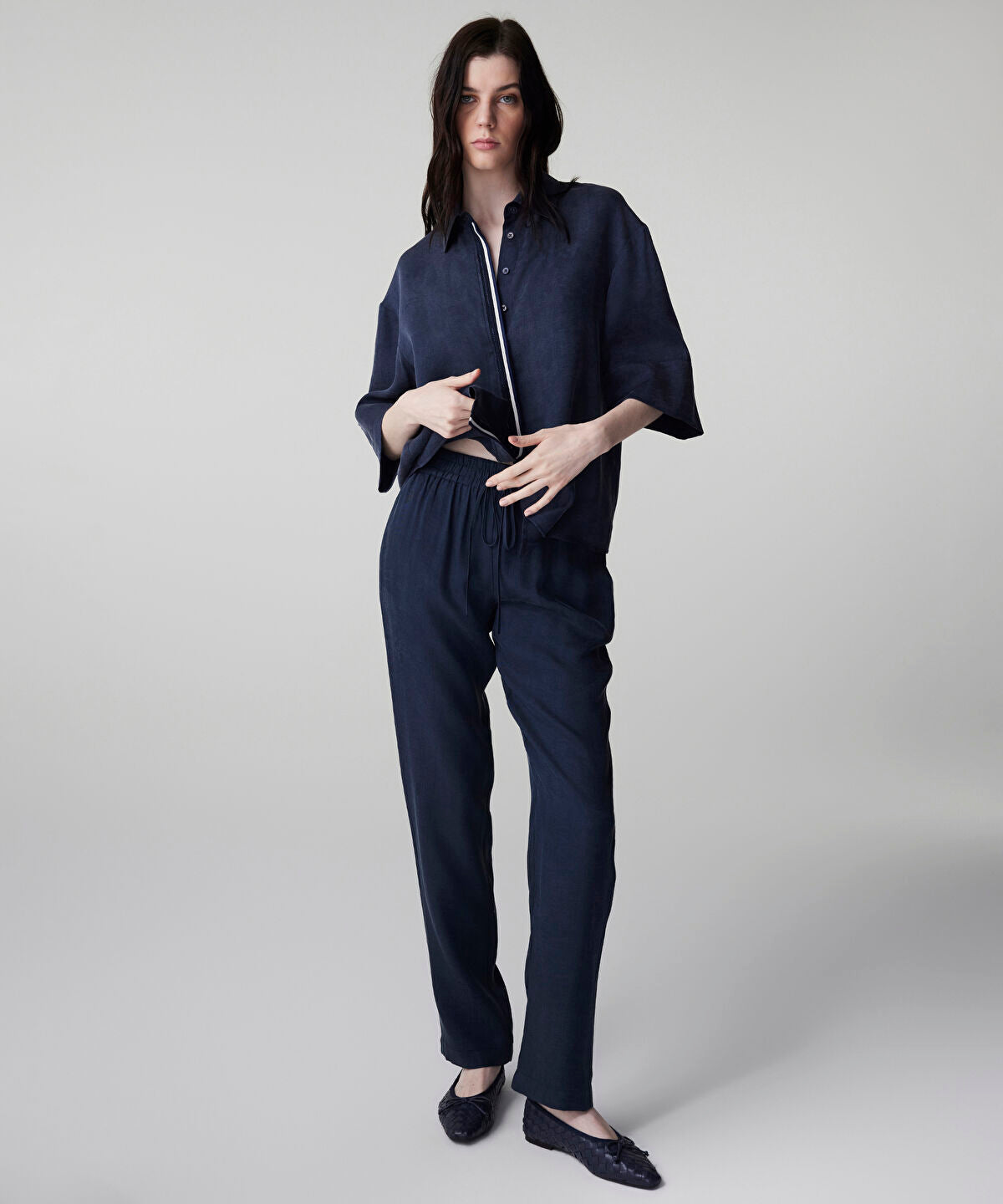 Zoomed Tie Waist Carrot Trousers