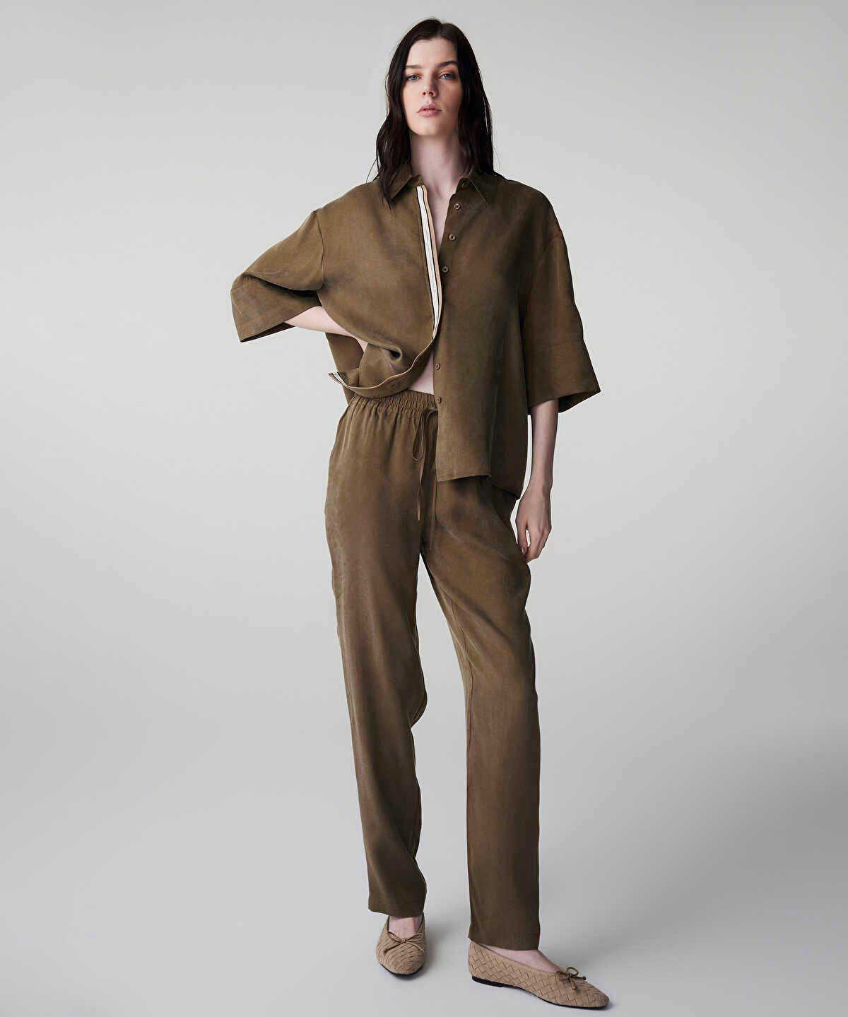 Zoomed Tie Waist Carrot Trousers