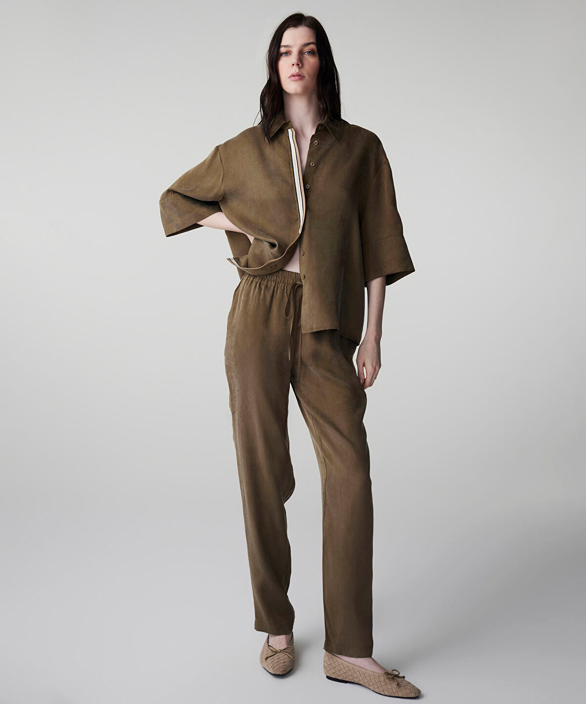 Zoomed Tie Waist Carrot Trousers