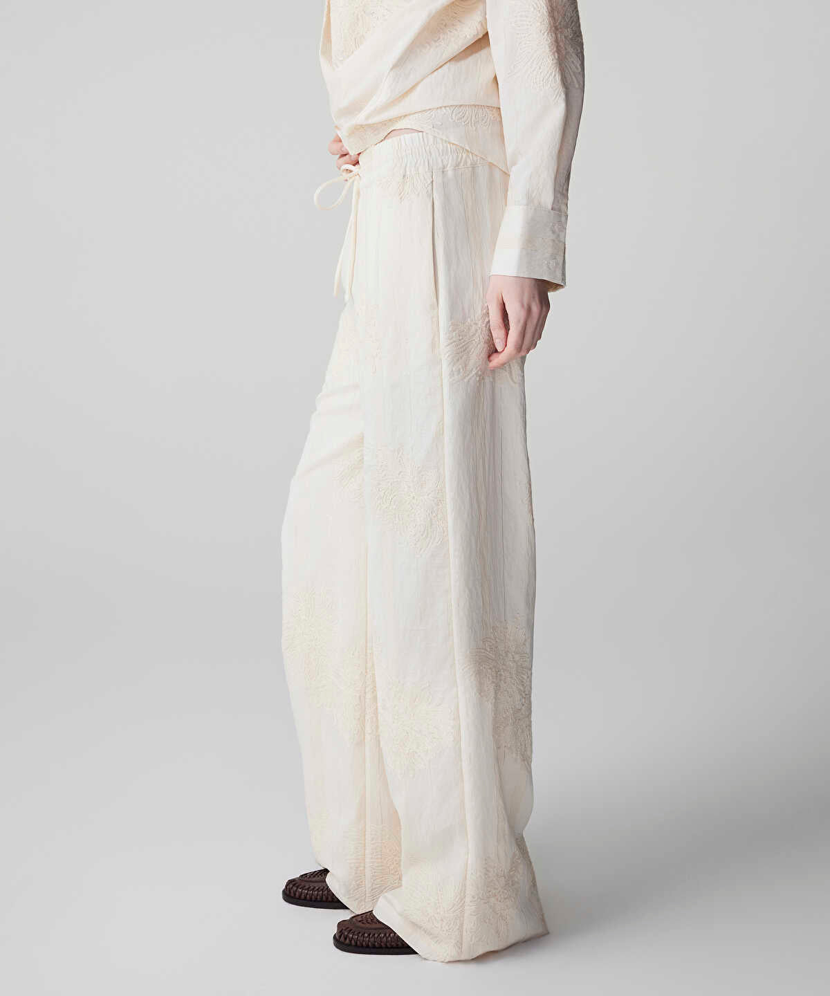 Zoomed Embroidered Trousers