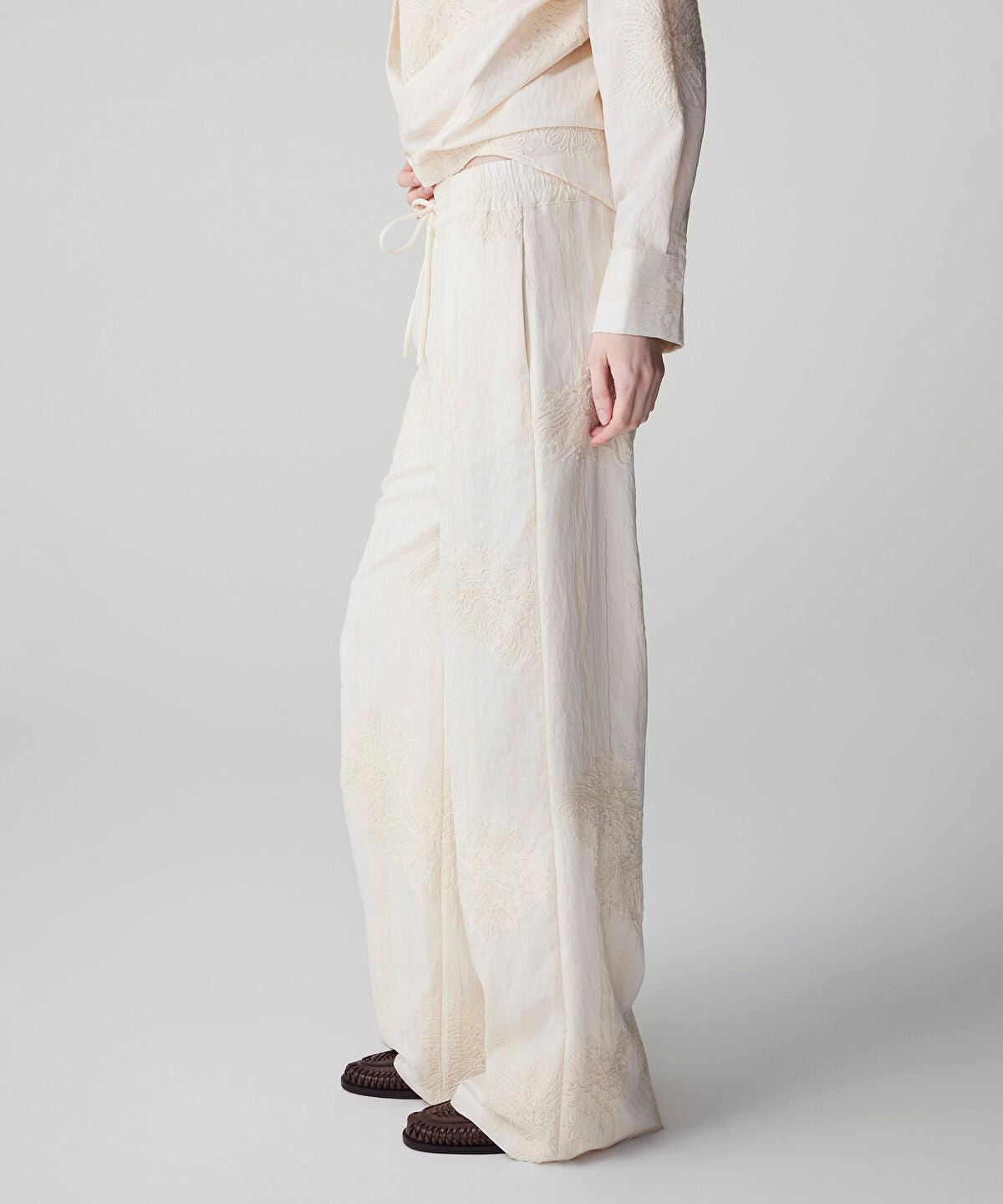 Zoomed Embroidered Trousers
