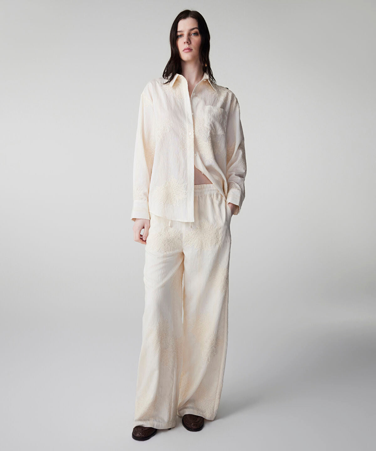 Zoomed Embroidered Trousers