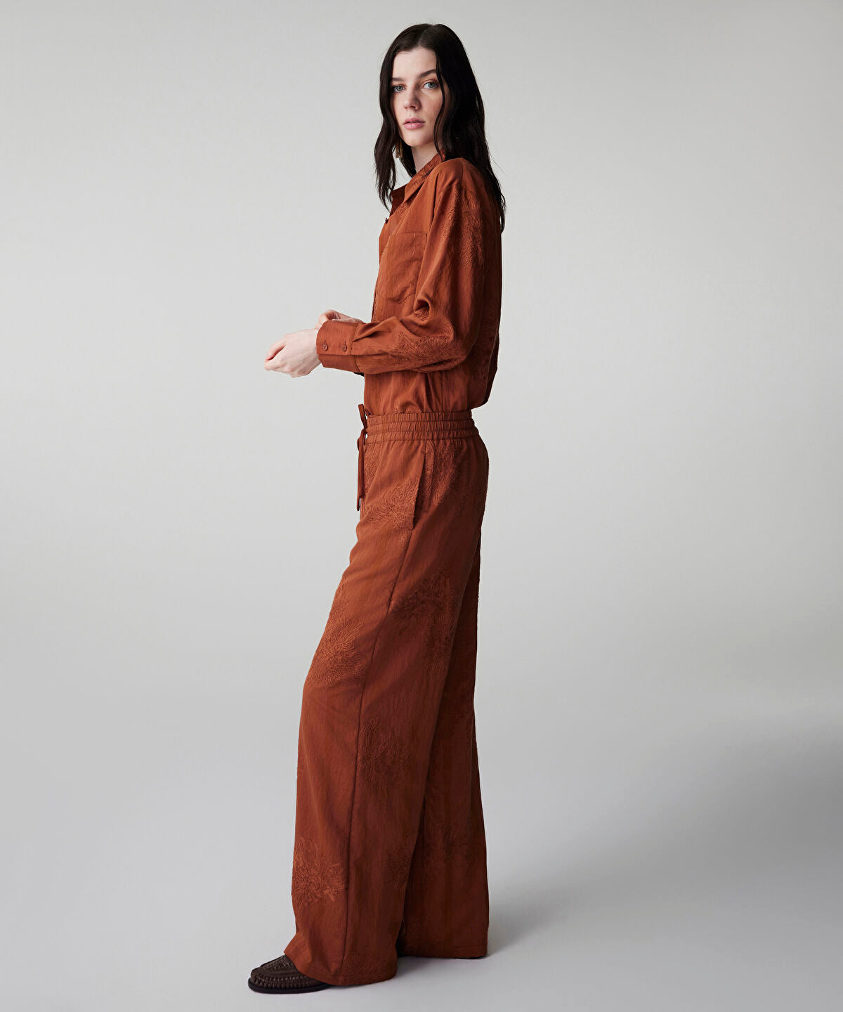 Zoomed Embroidered Trousers