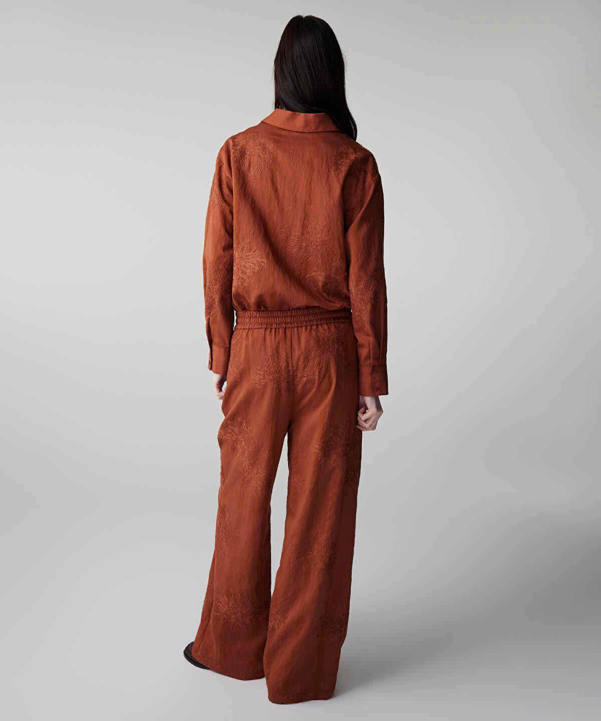 Zoomed Embroidered Trousers