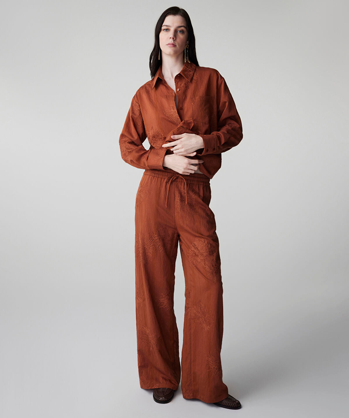 Zoomed Embroidered Trousers