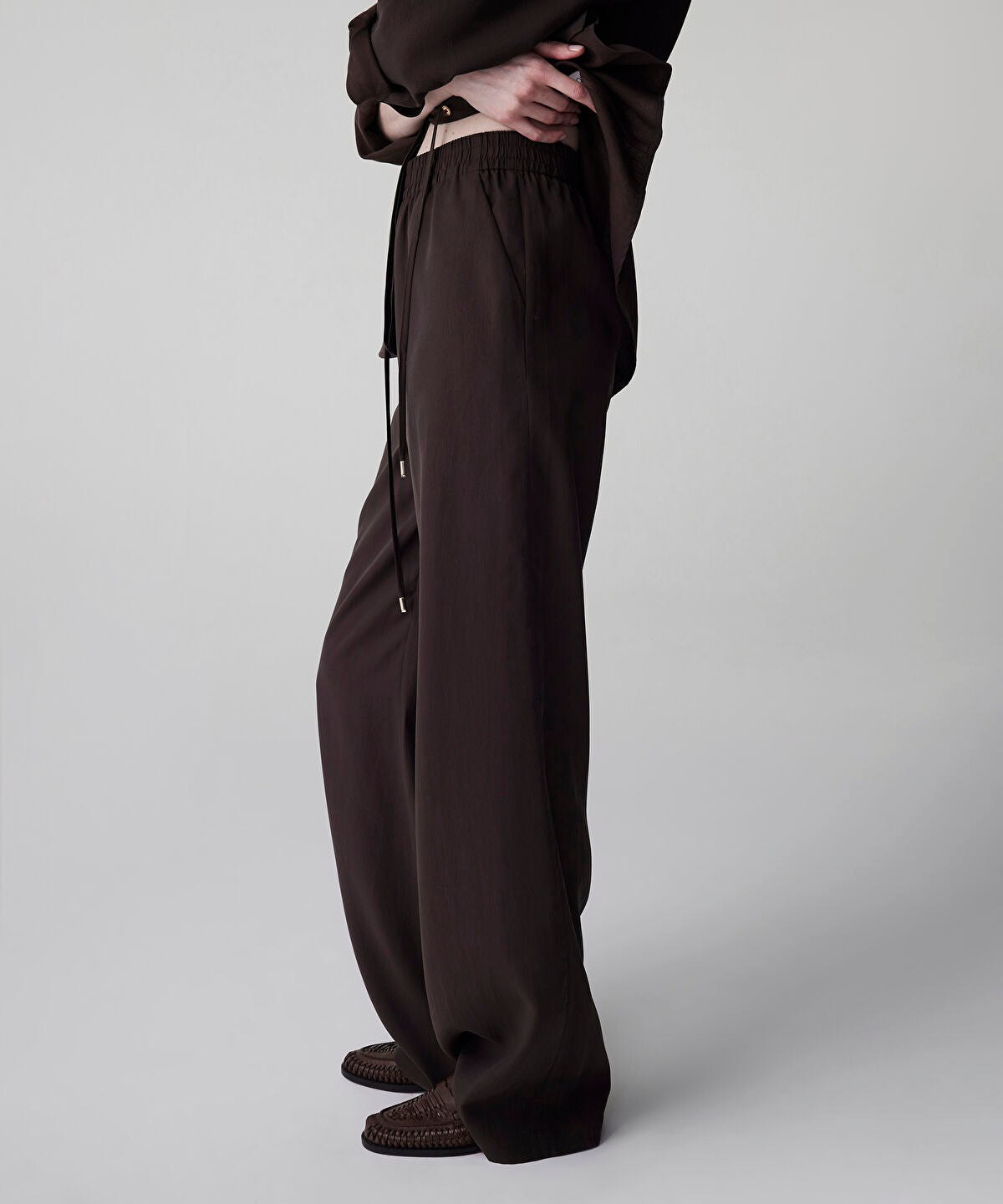 Zoomed Elastic Waist Wide Leg Trousers