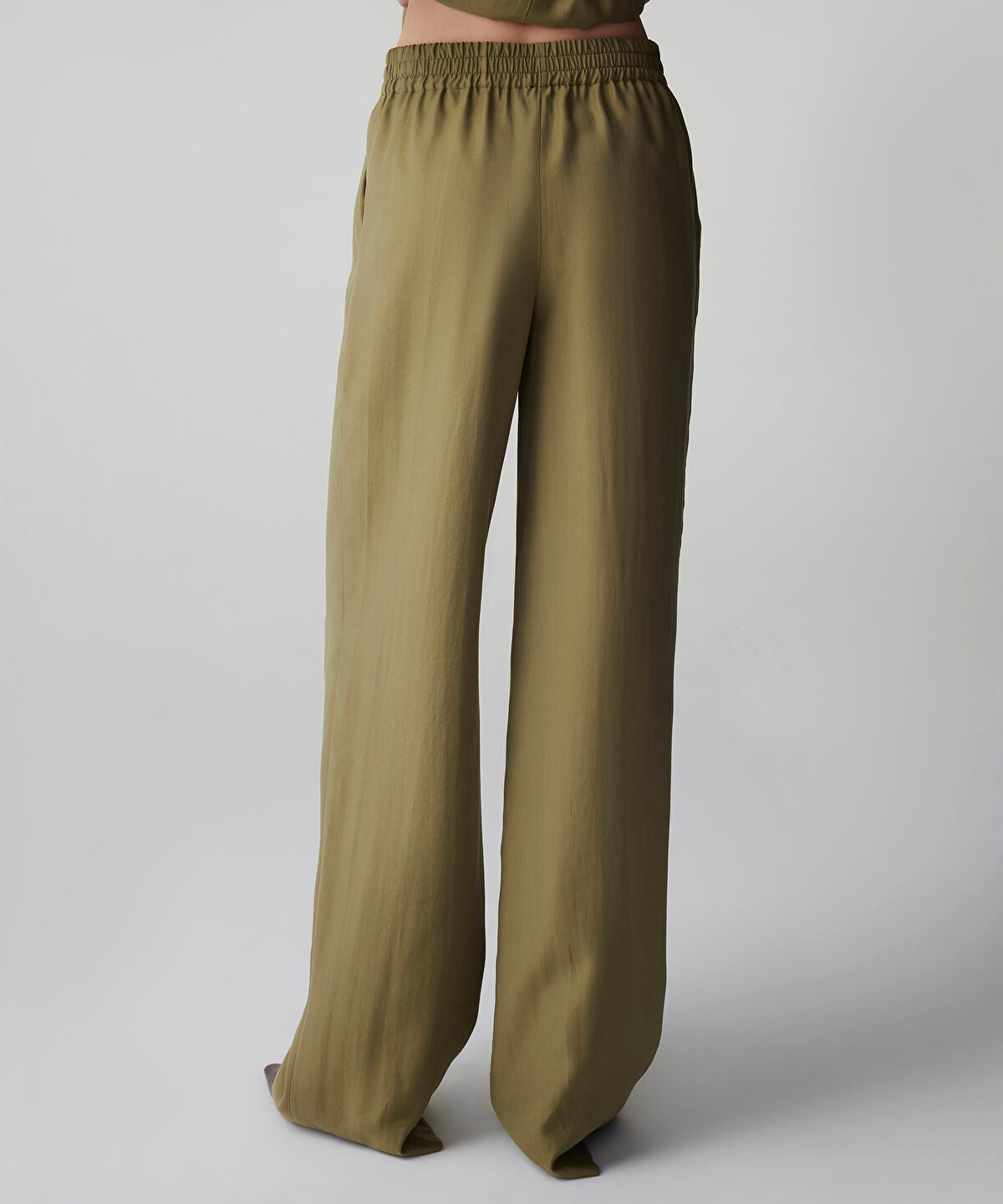 Zoomed Elastic Waist Wide Leg Trousers