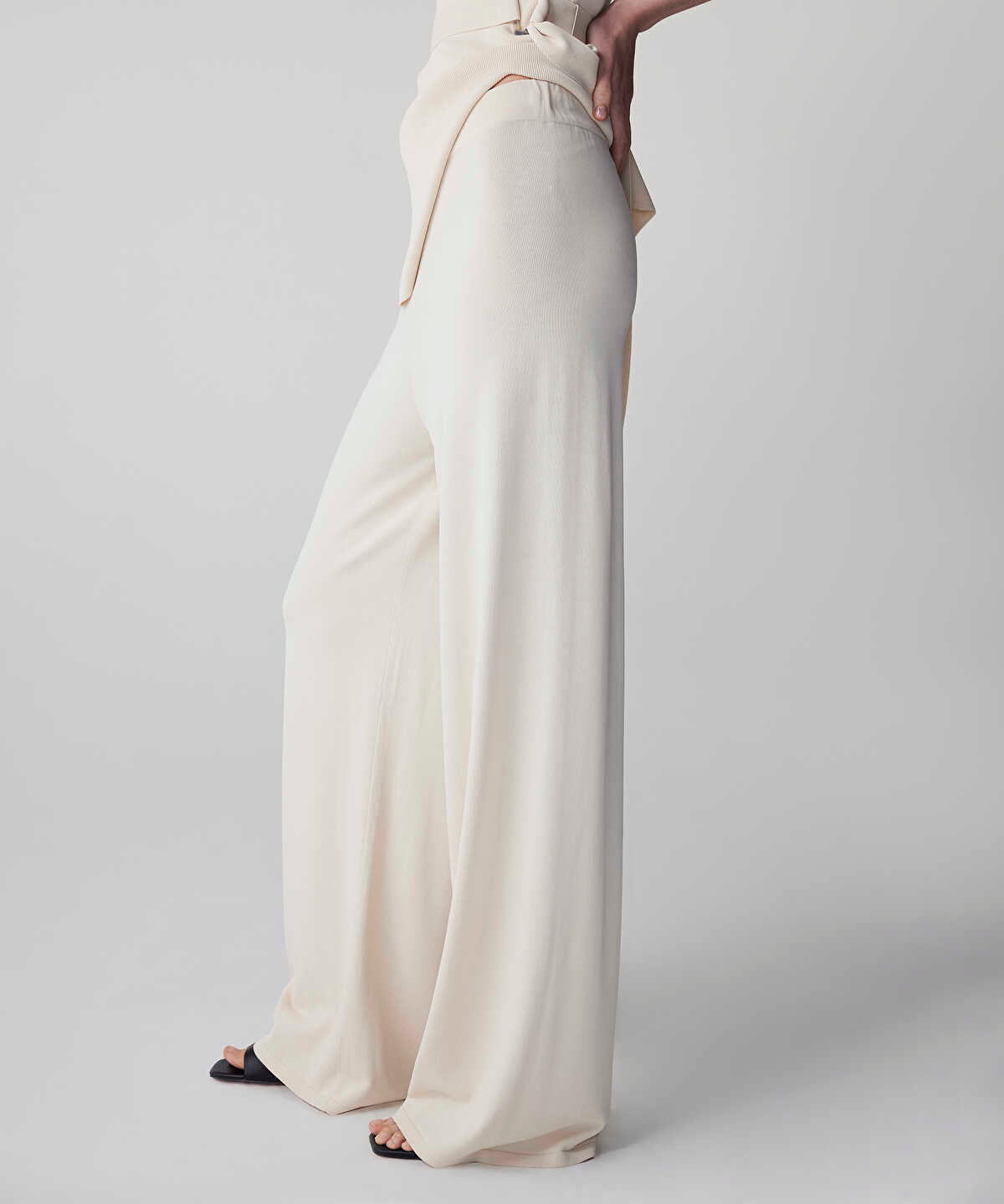 Zoomed Wide Leg Knit Trousers
