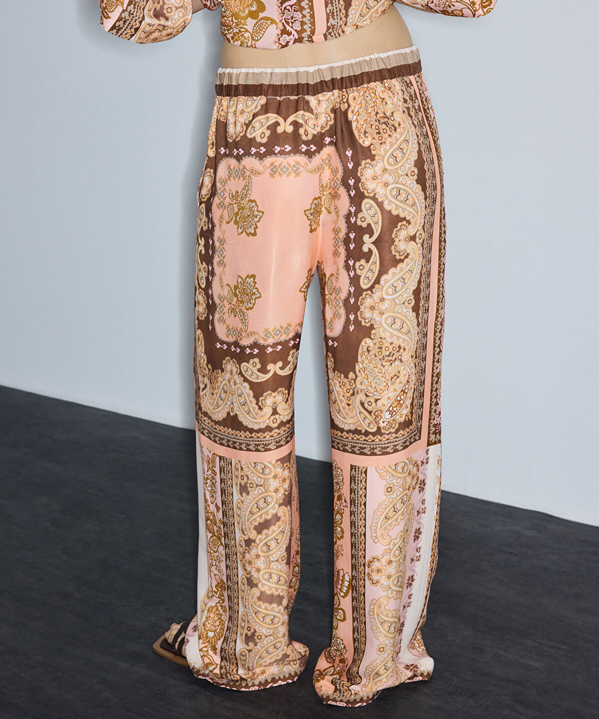 Zoomed Printed Viscose Trousers