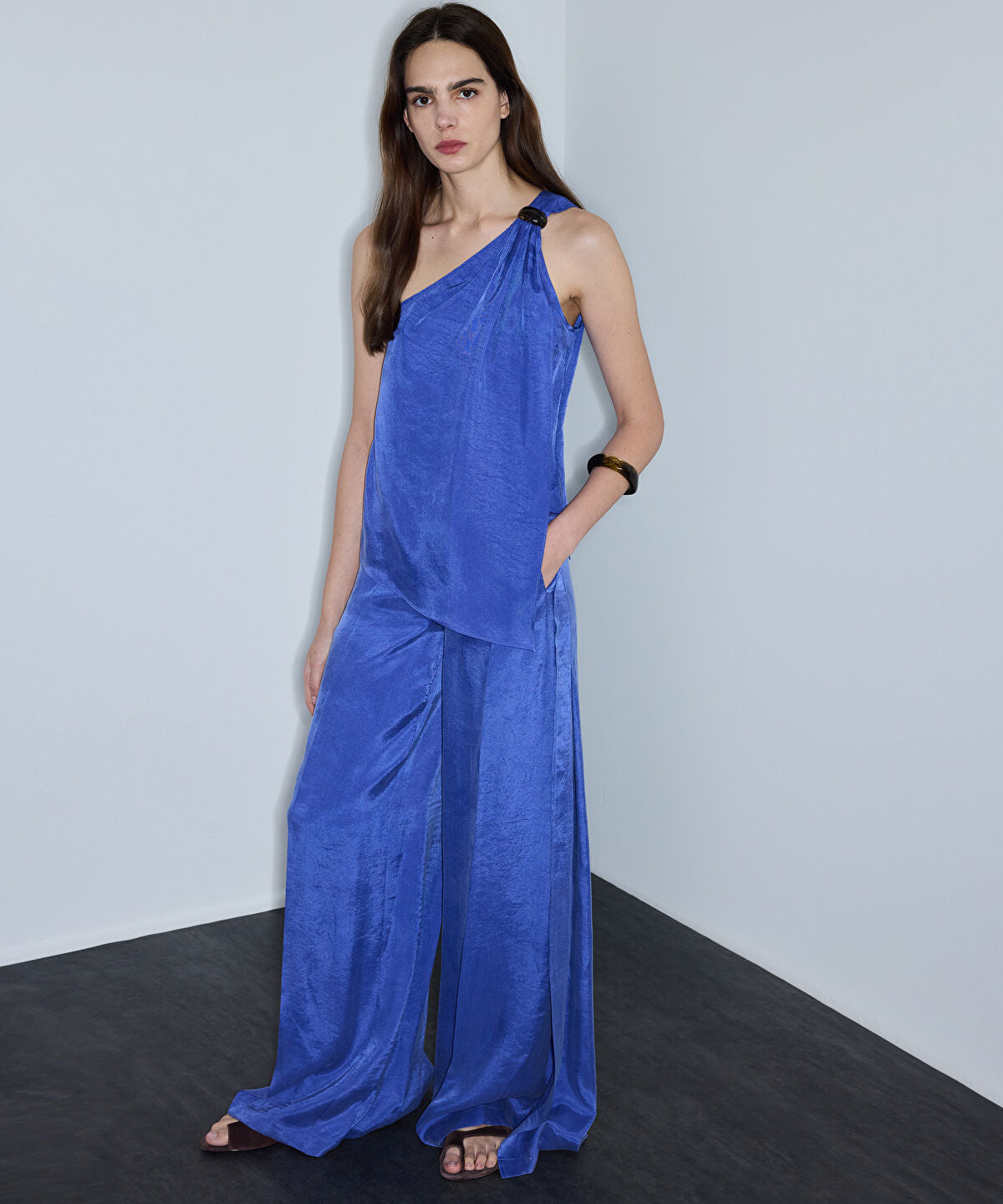 Zoomed Side-Slit Wide-Leg Trousers