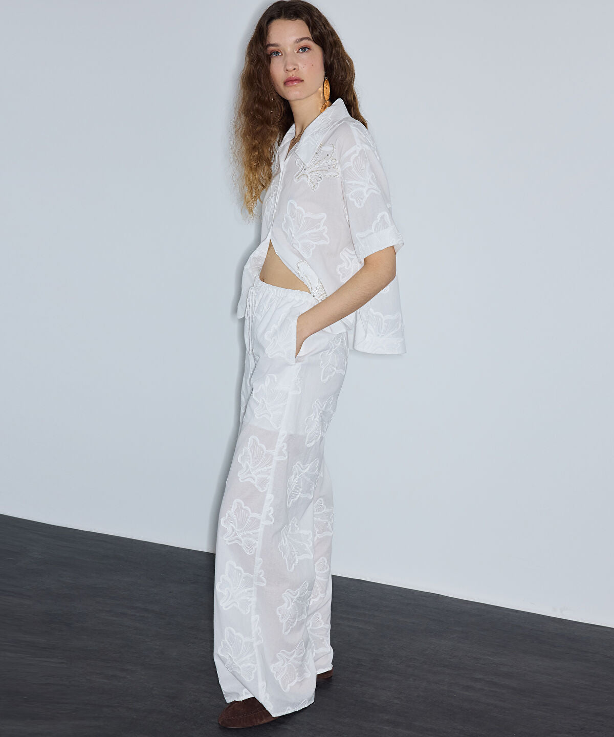 Zoomed Embroidered Trousers