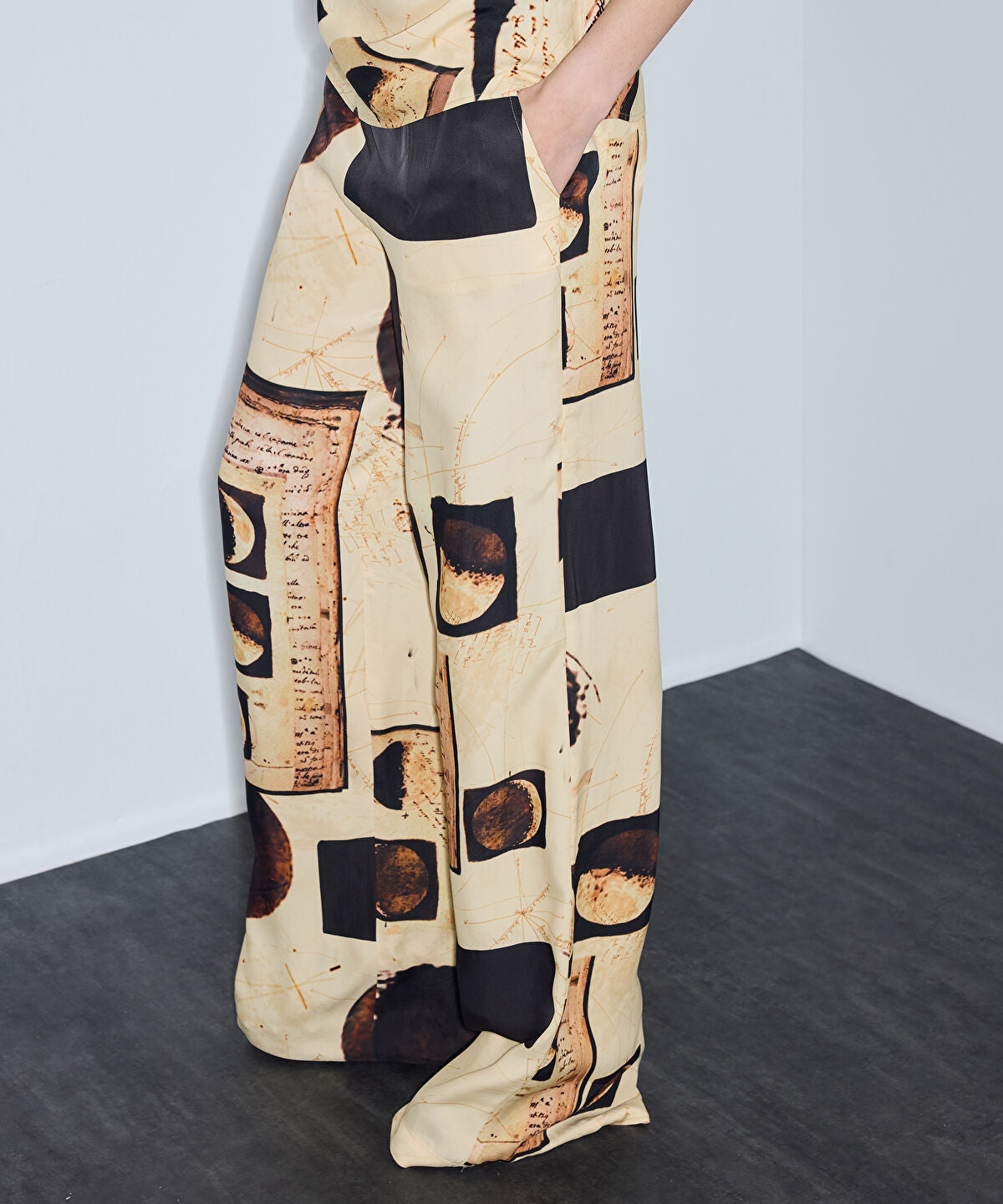 Zoomed Printed Wide-Leg Trousers
