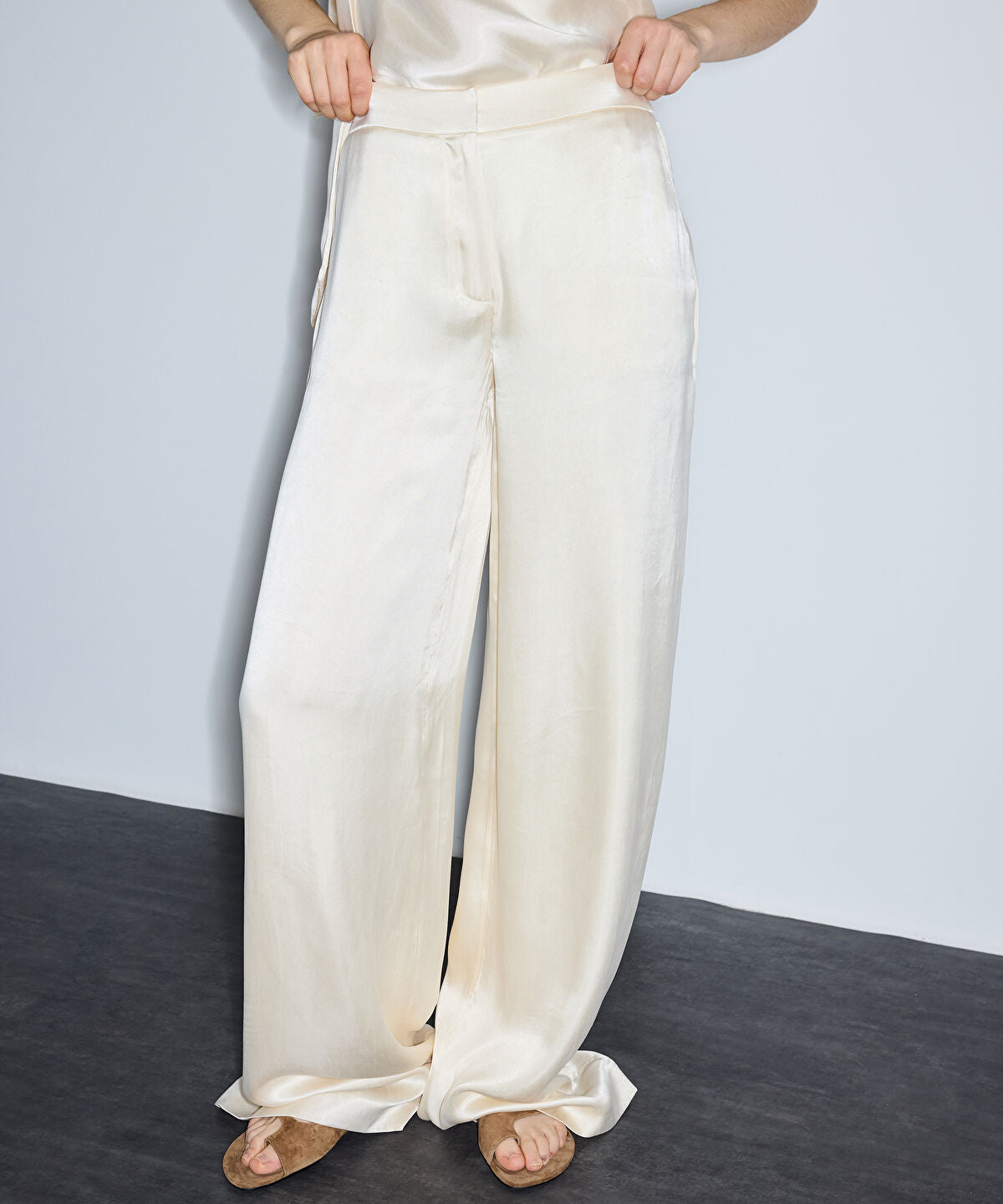 Zoomed Satin-Effect Wide-Leg Trousers