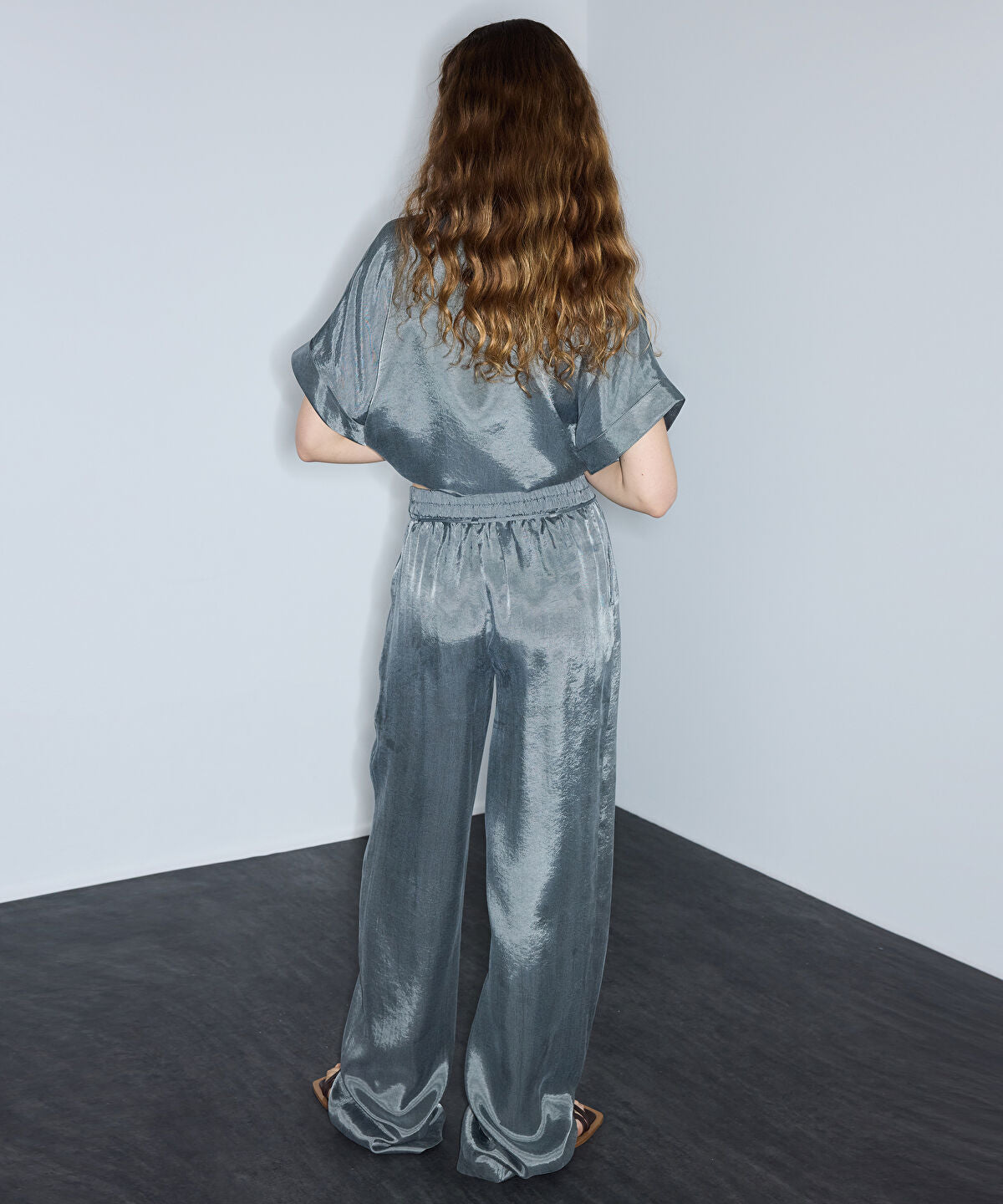 Zoomed Elastic Waist Trousers