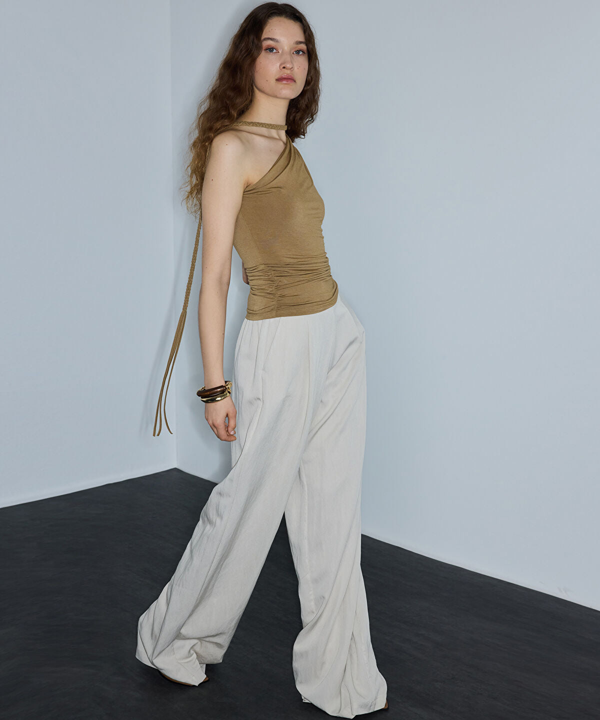 Zoomed Pleated Wide-Leg Trousers
