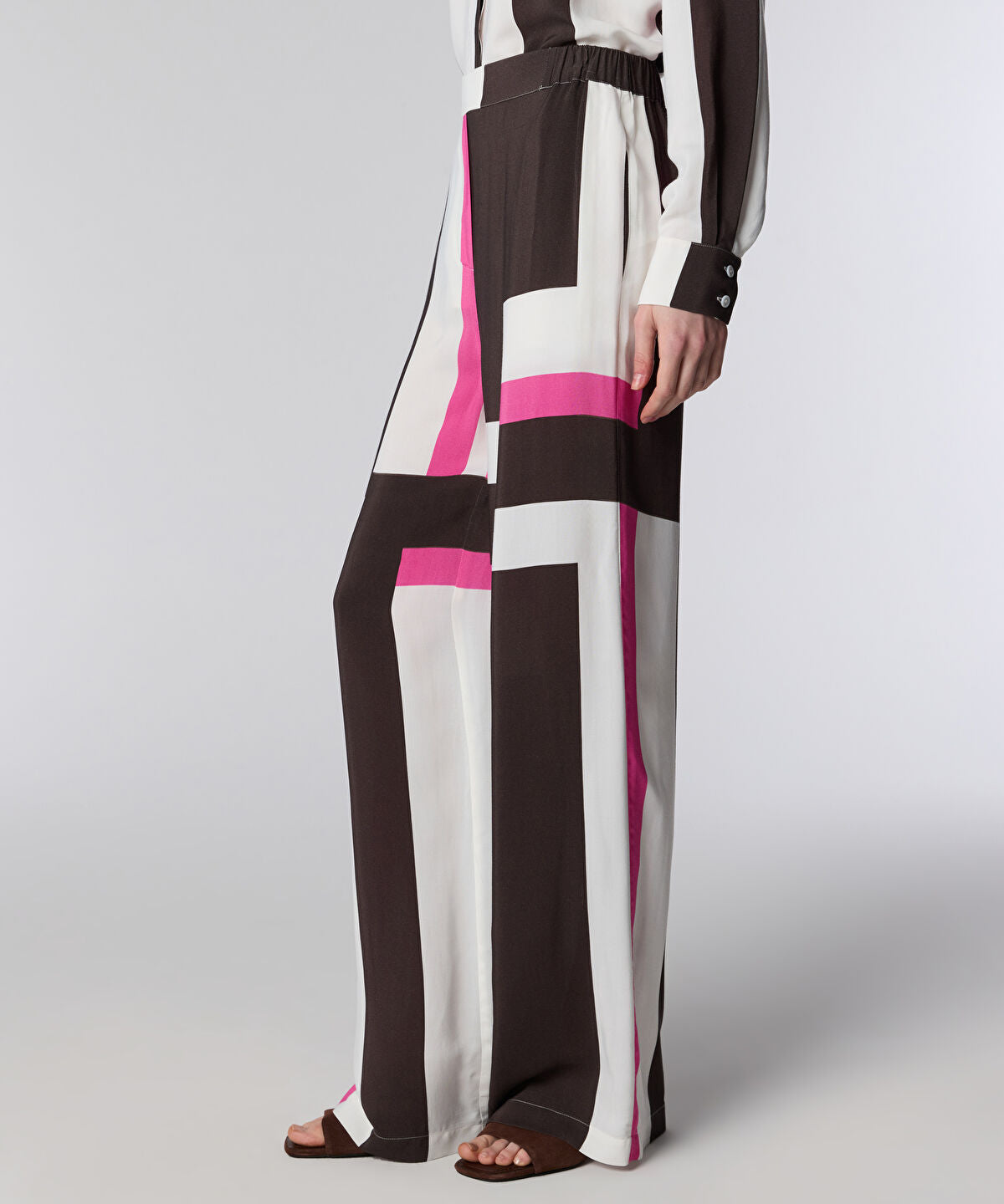 Zoomed Color-Block Printed Trousers