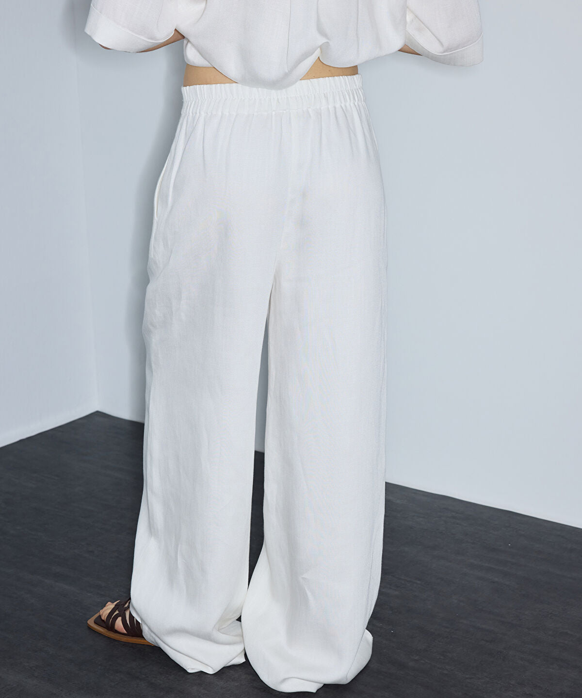 Zoomed Linen-Blend Wide-Leg Trousers