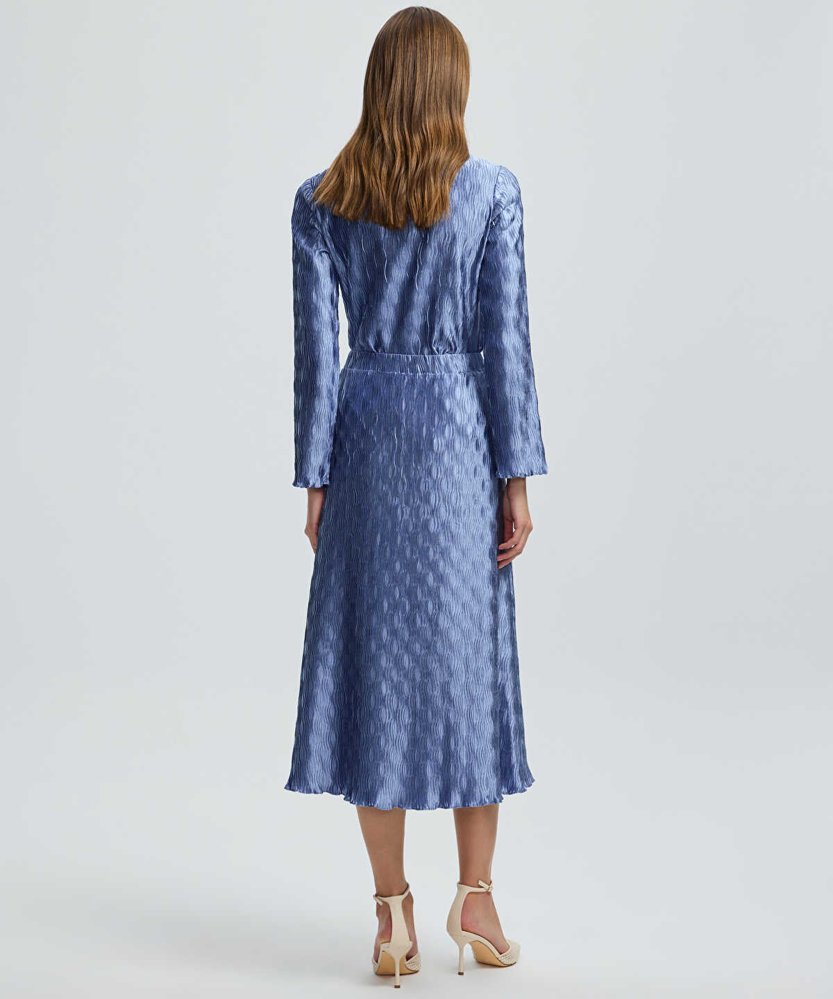 Zoomed Textured Midi Skirt