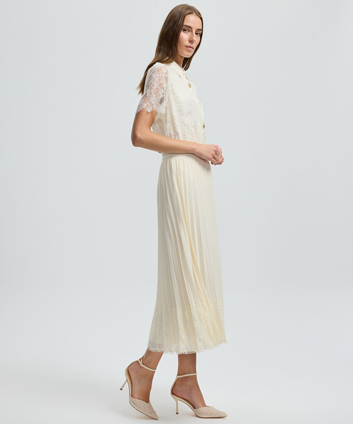 Zoomed Pleated Lace Hem Midi Skirt