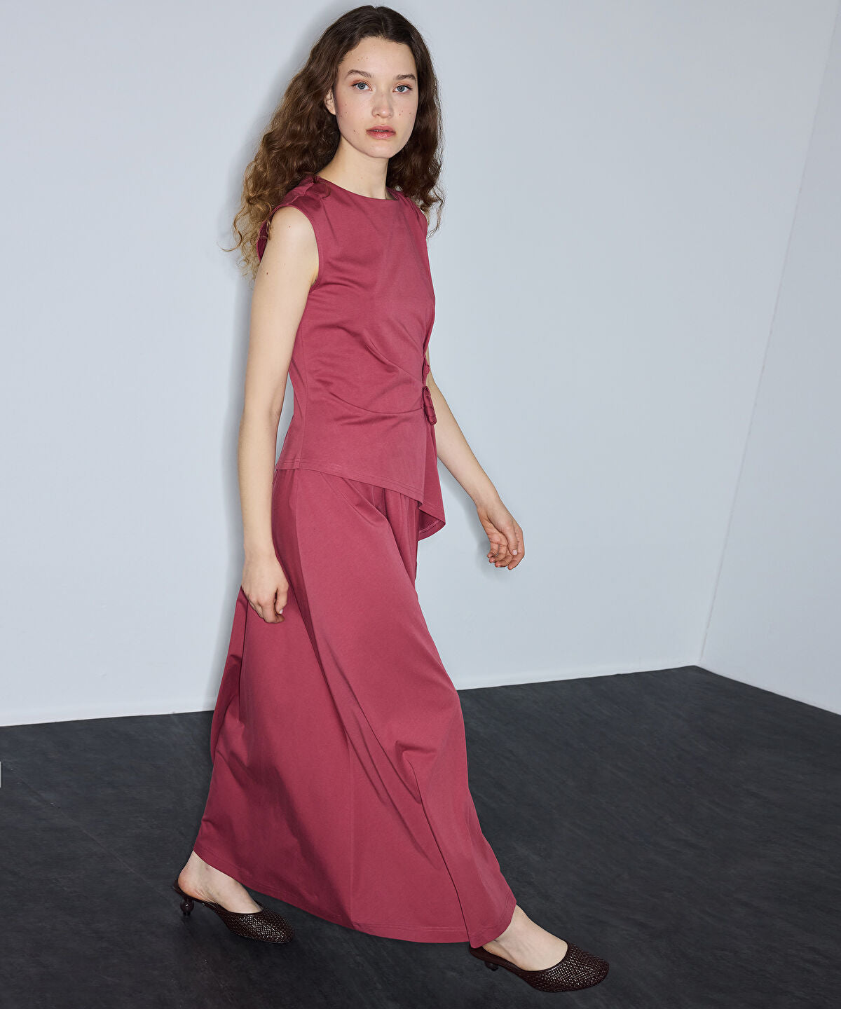 Zoomed Elastic Waist Maxi Skirt